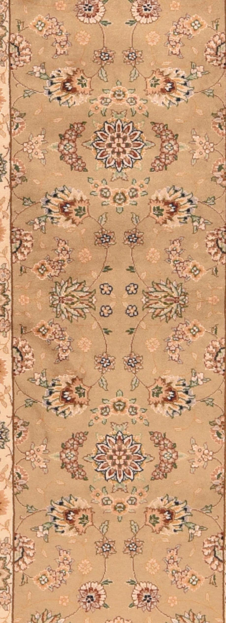 Runner Tabriz 2'3'' x 12'0'' In condizioni ottime in vendita a New York, NY