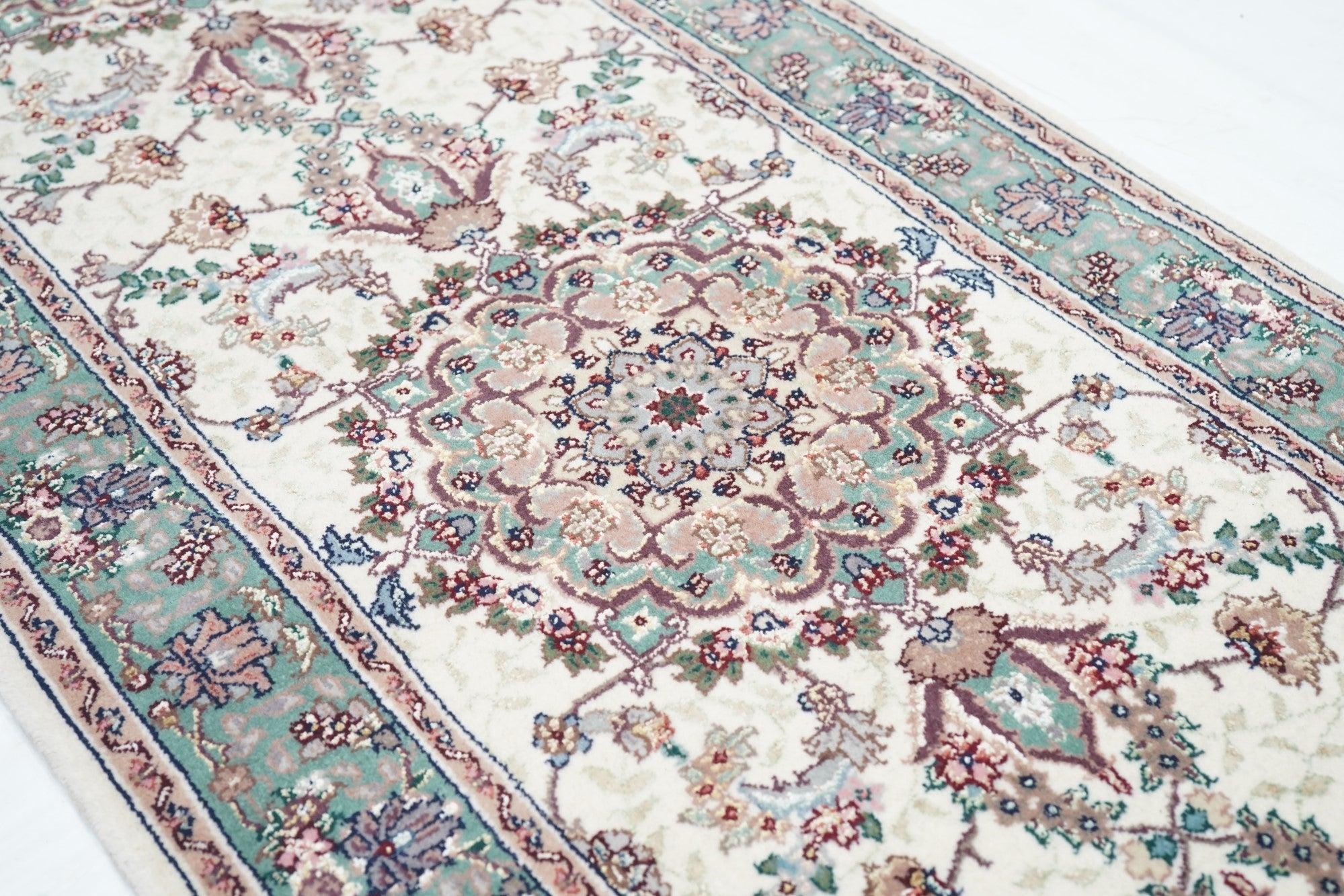 Runner Tabriz 2'6'' x 10'0'' in vendita 1