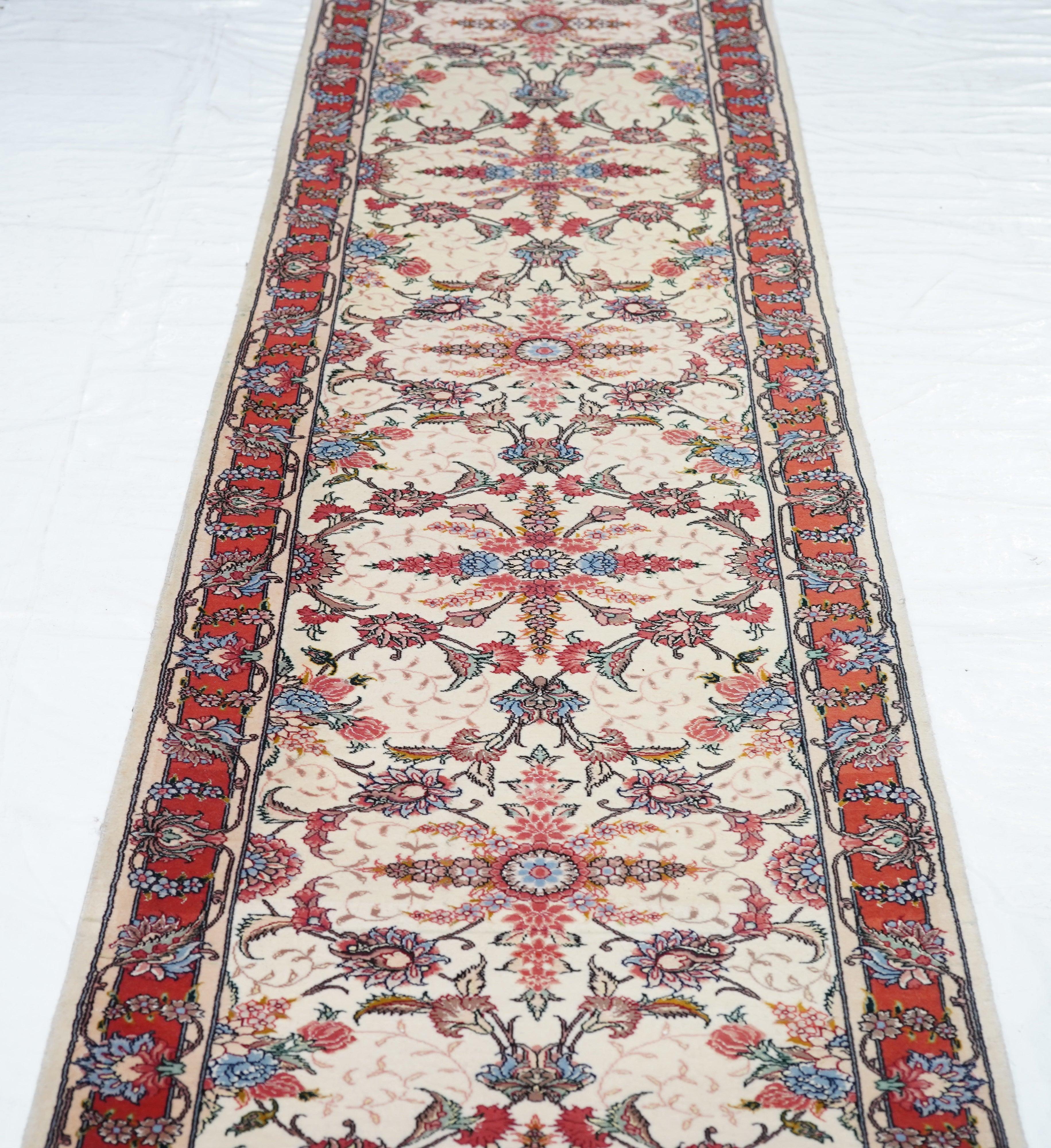 Lana Runner Tabriz 2'6'' x 12'2'' in vendita