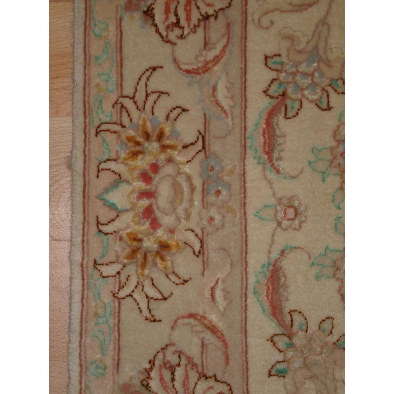 Tabriz Runner in Lambs Wool In Good Condition For Sale In Moreton-In-Marsh, GB