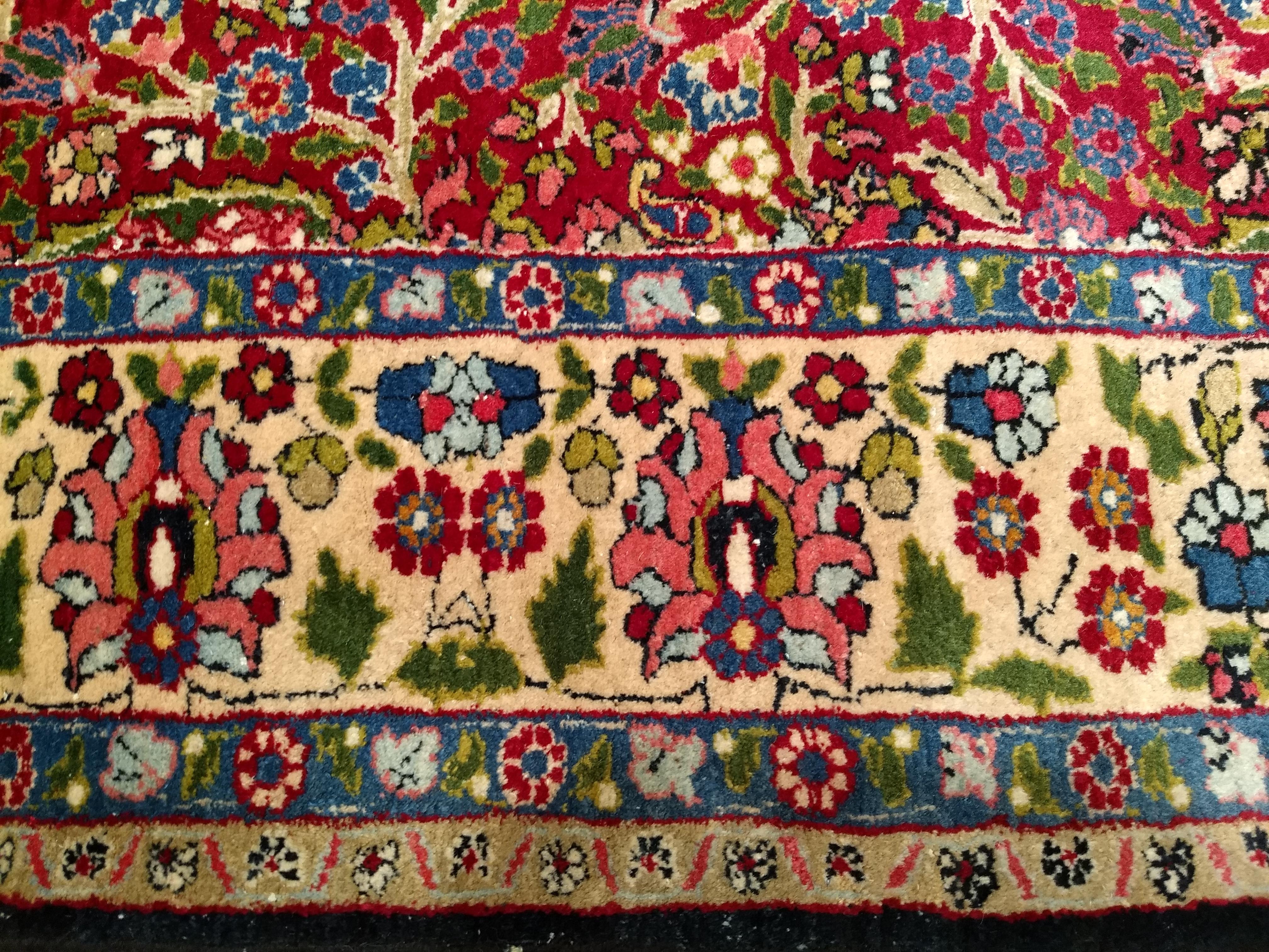 Tappeto persiano Tabriz vintage con motivo dell'albero della vita in magenta, avocado, ceruleo in vendita 4