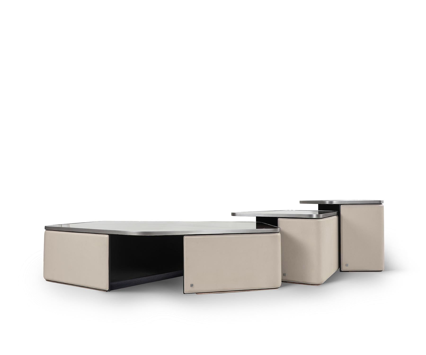 Indiano Tabula Nest of Tables by Madheke, Large in vendita