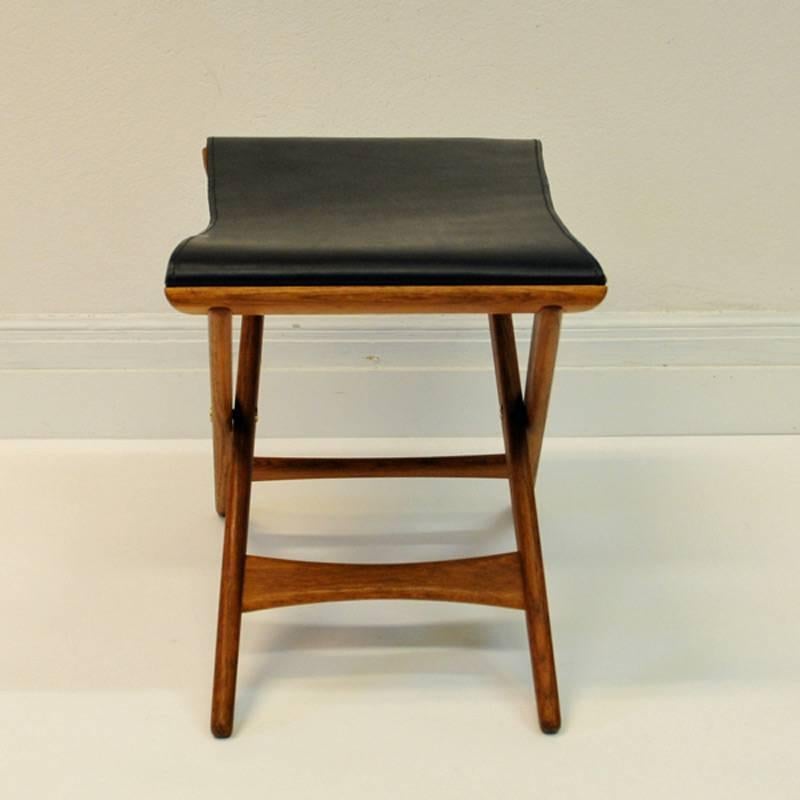 Scandinavian Modern Taburet in Oak and Leather 1950s by Östen Kristiansson, Sweden