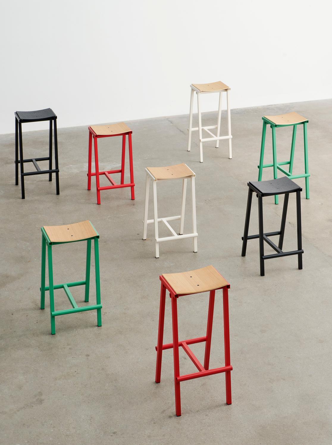 Taburete 8 Barhocker Hocker hoch, schwarz, pulverbeschichteter Stahl / Marc Morro für Hay im Angebot 1