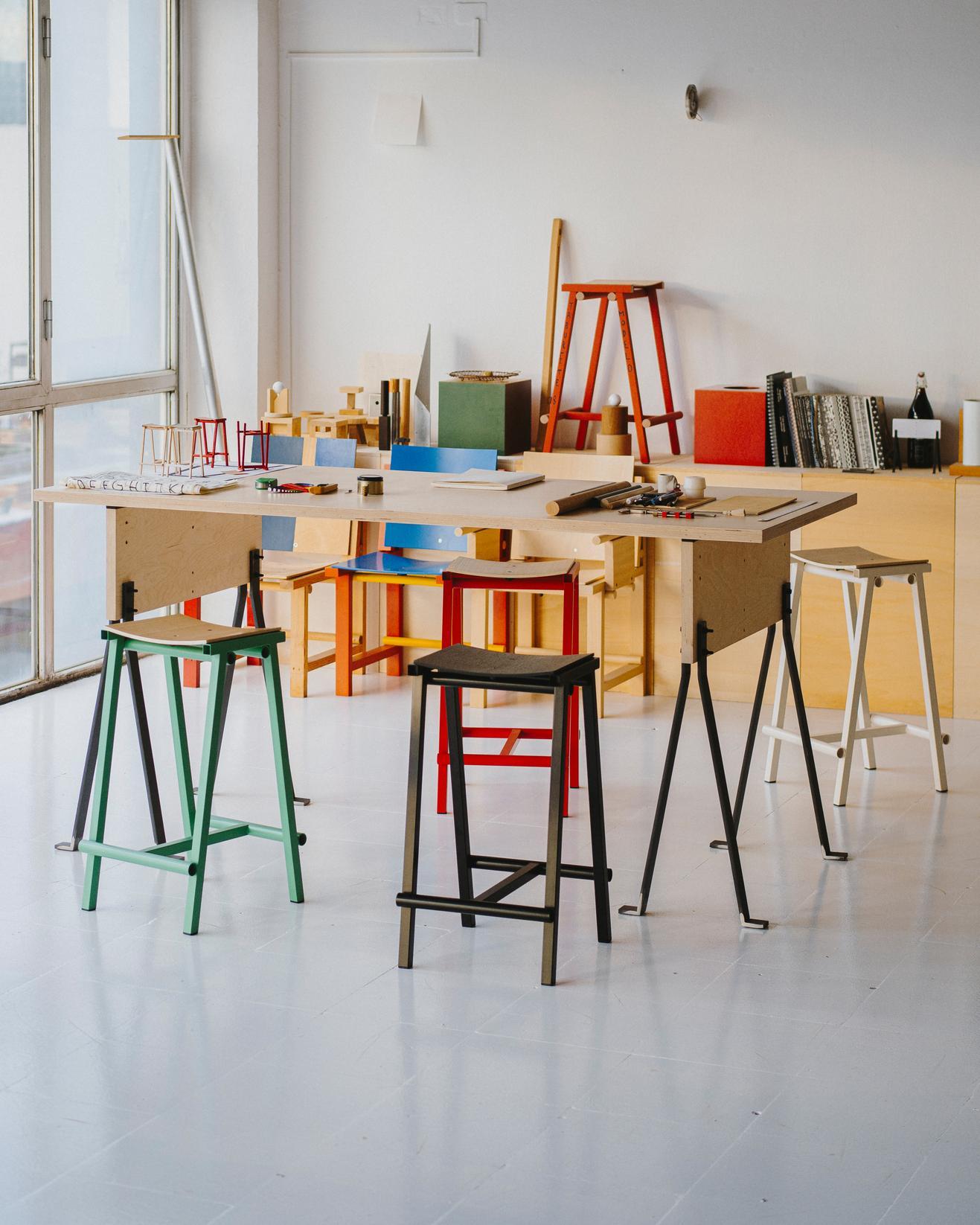Tabouret de bar Taburete 8, jade souple, acier revêtu de poudre / Marc Morro pour Hay en vente 2