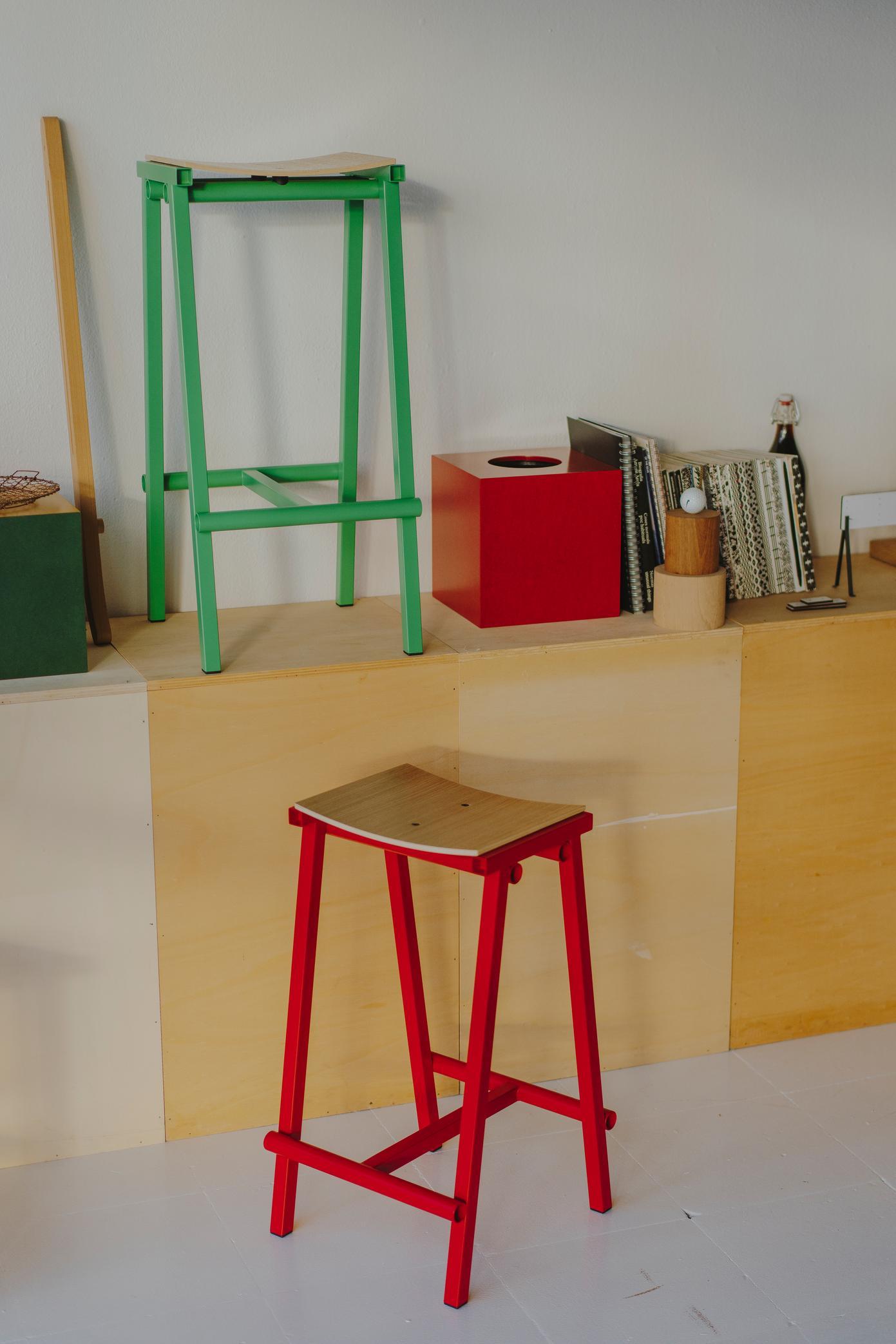 Tabouret de bar Taburete 8, jade souple, acier revêtu de poudre / Marc Morro pour Hay en vente 3