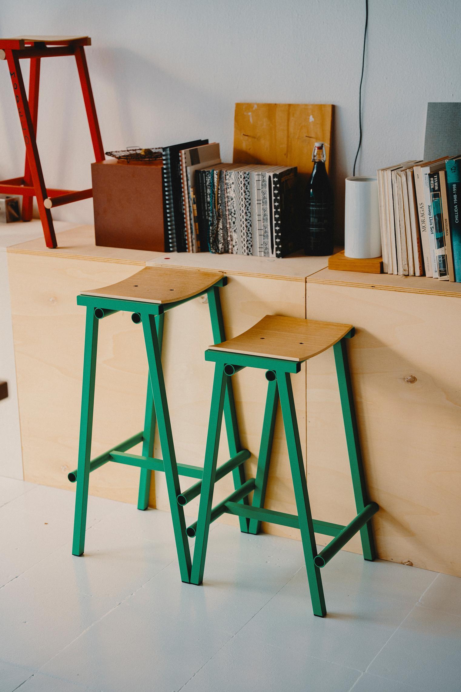 Tabouret de bar Taburete 8, jade souple, acier revêtu de poudre / Marc Morro pour Hay en vente 4