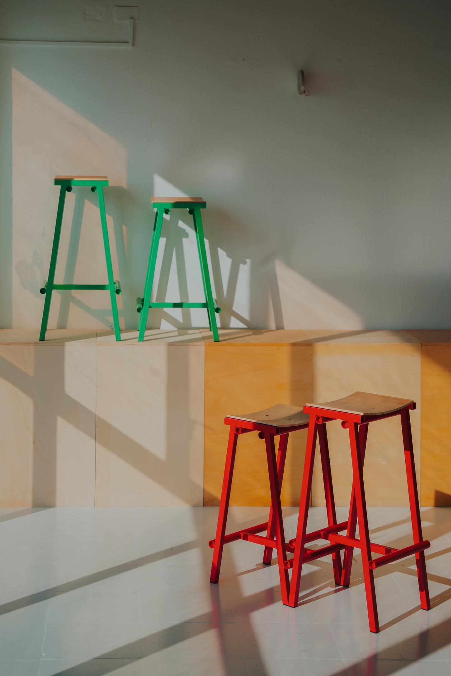 XXIe siècle et contemporain Tabouret de bar Taburete 8, jade souple, acier revêtu de poudre / Marc Morro pour Hay en vente