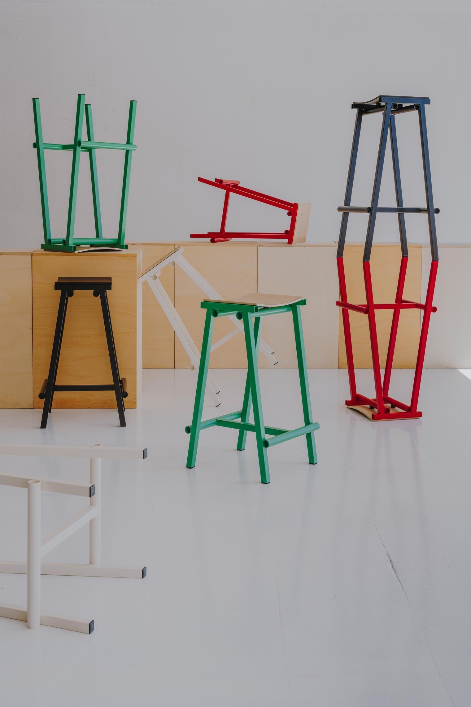Tabouret de bar Taburete 8, jade souple, acier revêtu de poudre / Marc Morro pour Hay en vente 1