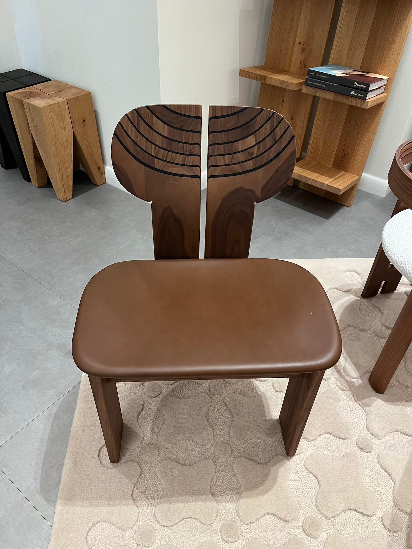 XXI secolo e contemporaneo Sedia Tacchini Africa in pelle e noce di Afra & Tobia Scarpa in STOCK in vendita