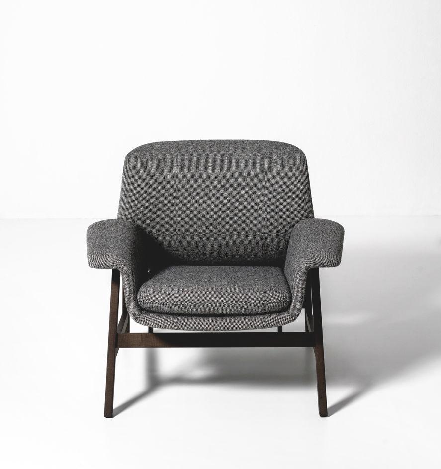 Customizable Tacchini Agnese Armchair Designed by Gianfranco Frattini For Sale 3