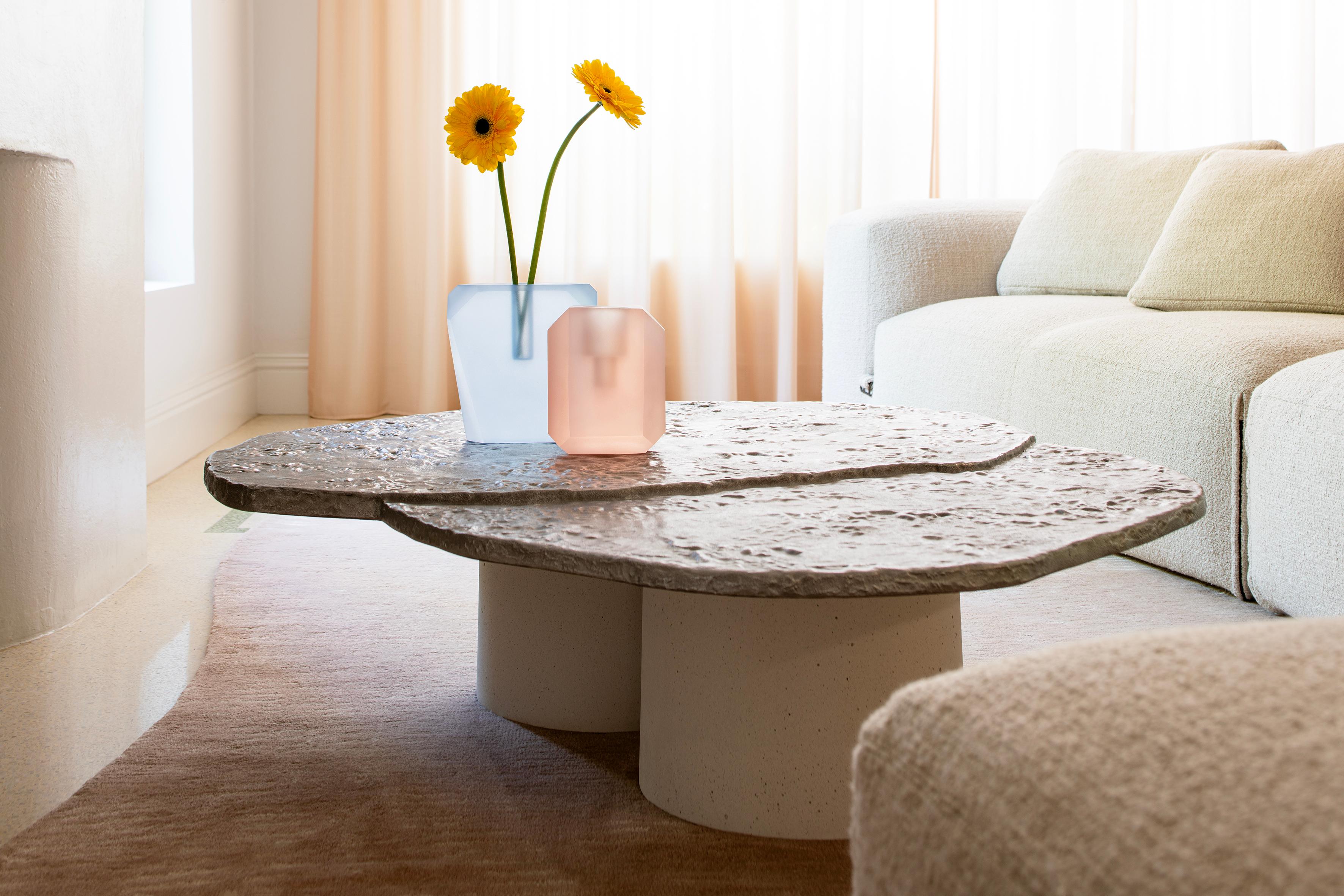 italien Table basse Tacchini Brut de Roberto Sironi en stock en vente