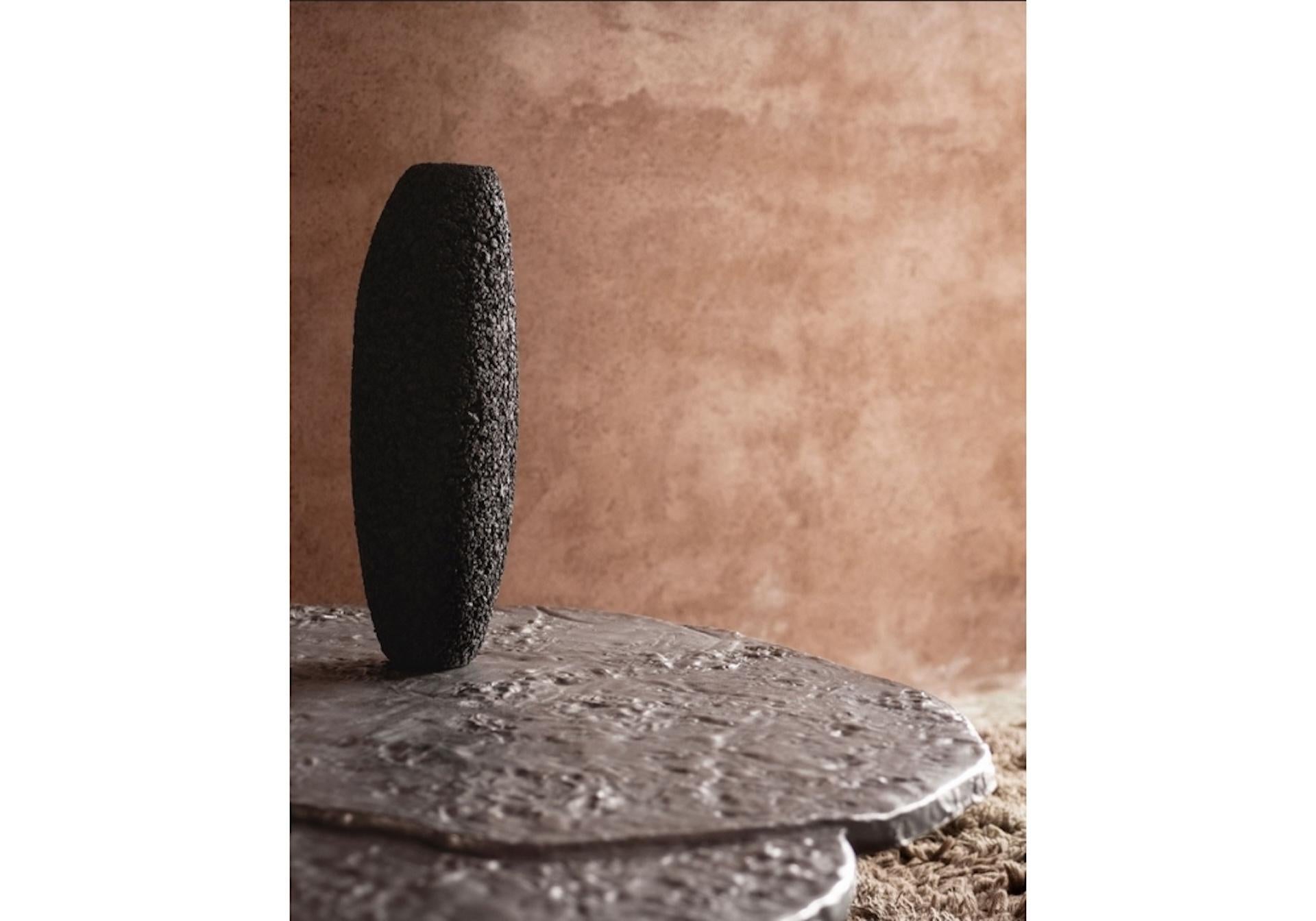Tacchini Brut, niedriger Tisch von Roberto Sironi im Zustand „Neu“ im Angebot in New York, NY