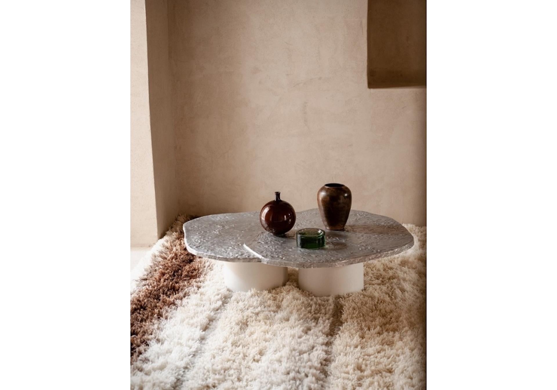Tacchini Brut, niedriger Tisch von Roberto Sironi (21. Jahrhundert und zeitgenössisch) im Angebot