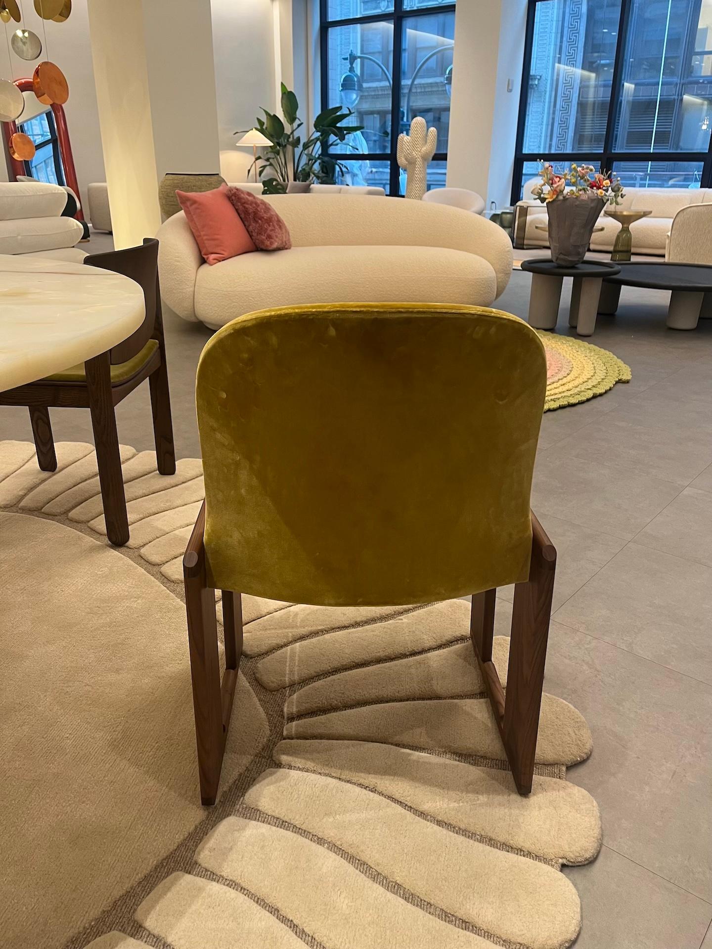 Tacchini Dialogo Velvet Chair by Tobia Scarpa in STOCK In Excellent Condition For Sale In New York, NY