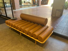 Cama de día de piel Tacchini Five to Nine con mesa de metal by Studiopepe in STOCK