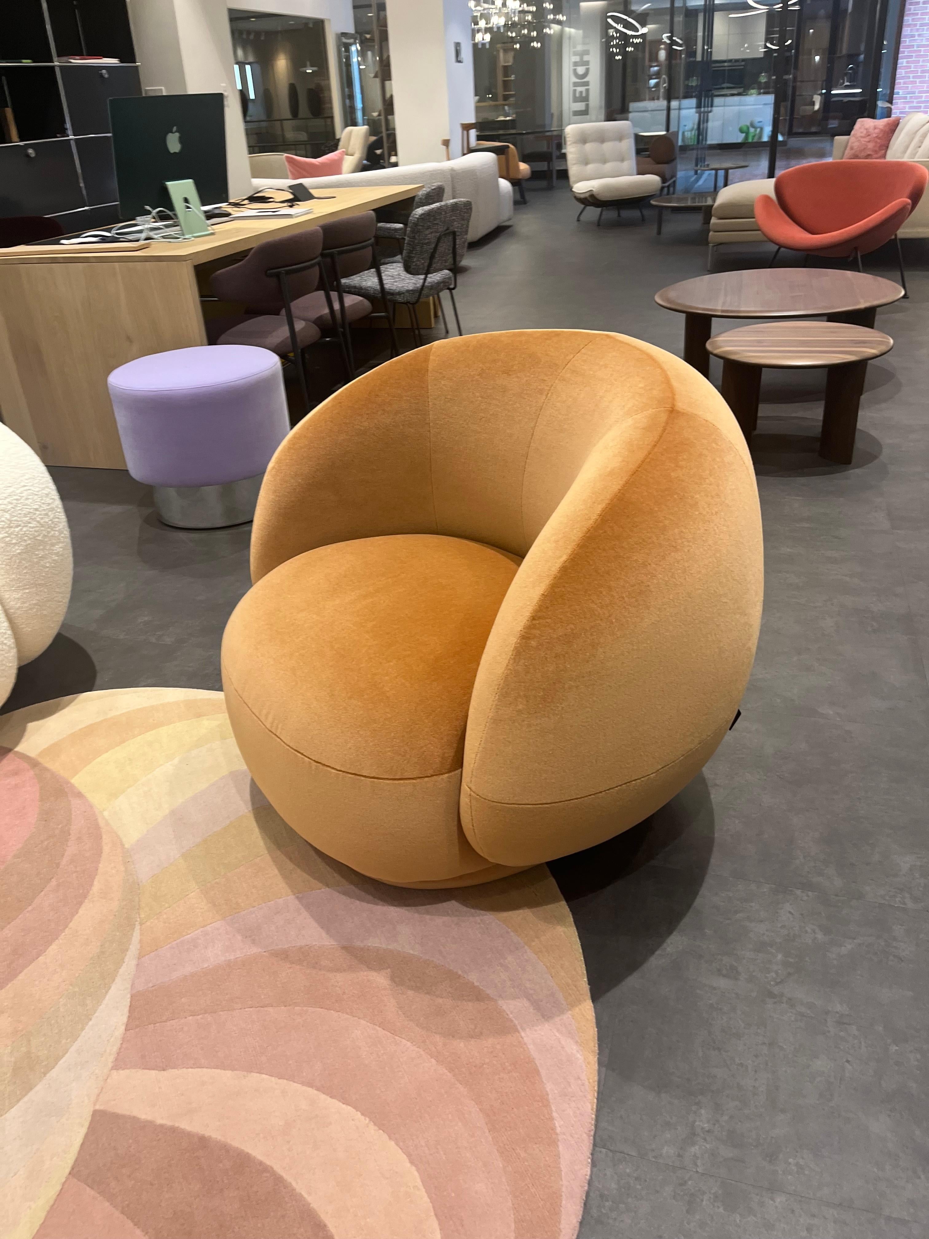 Tacchini Julep Soft Loungesessel von Jonas Wagell in STOCK (Italienisch) im Angebot
