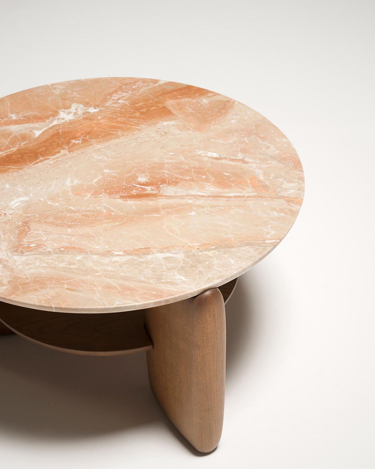 Tacchini Kanji Tisch aus Marmor und Holz entworfen von Monica Förster im Zustand „Neu“ im Angebot in New York, NY