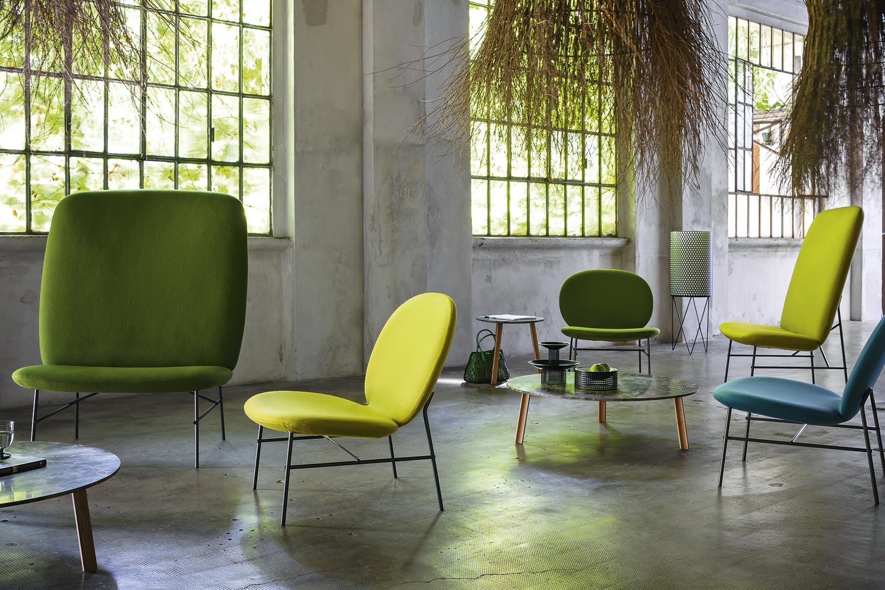 Contours and color. A Minimalist celebration of clear, rounded contrasts. Taking inspiration from the artistic vision of Ellsworth Kelly, this is a multi-award-winning collection of seating elements. The irresistibly smart design comes in a