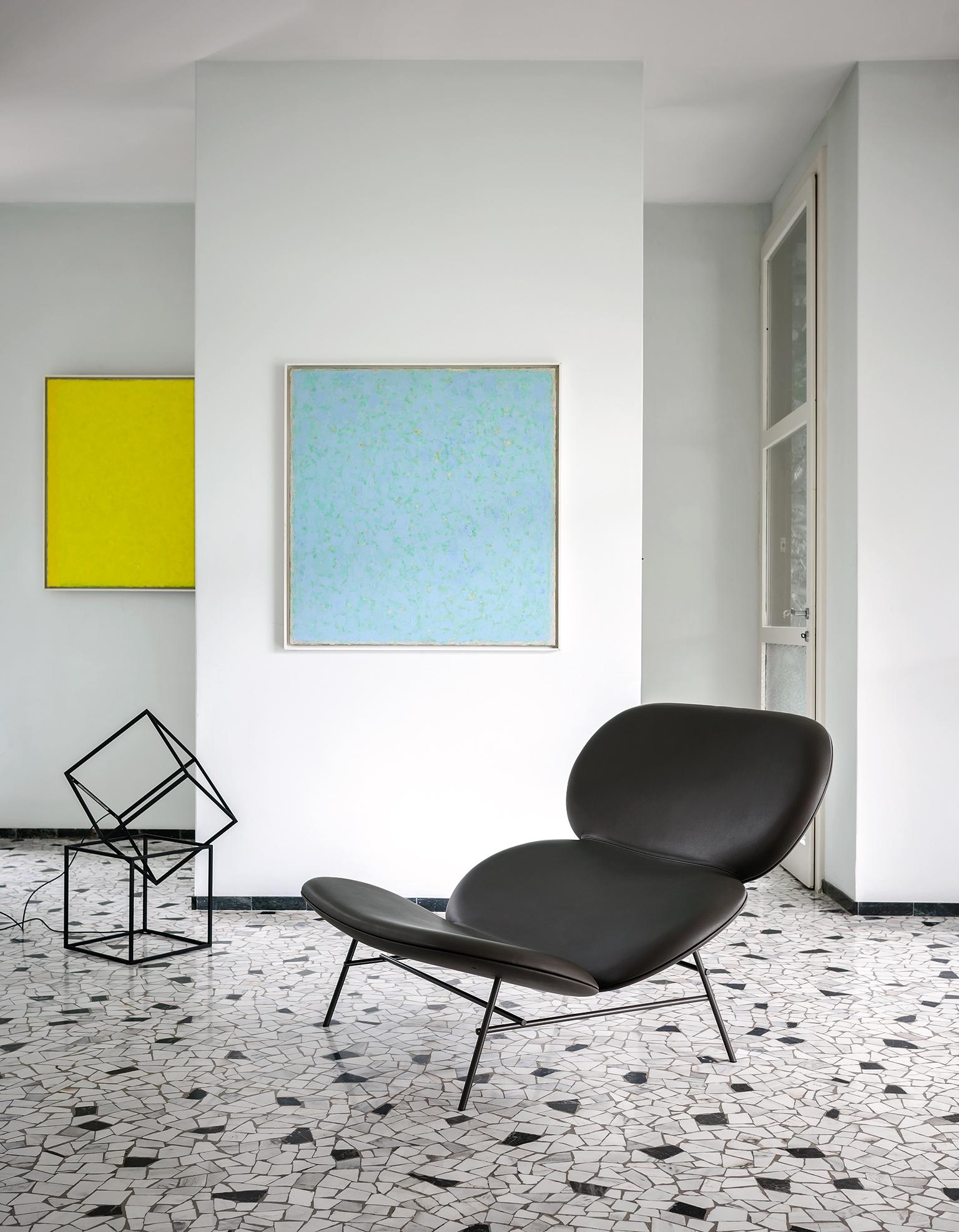 Kelly is a collection of chairs characterized by a friendly and jovial spirit which is expressed with organic shapes, pure and shiny colours and positive feelings. The personality of every model is distinguished by various shapes and sizes of seat