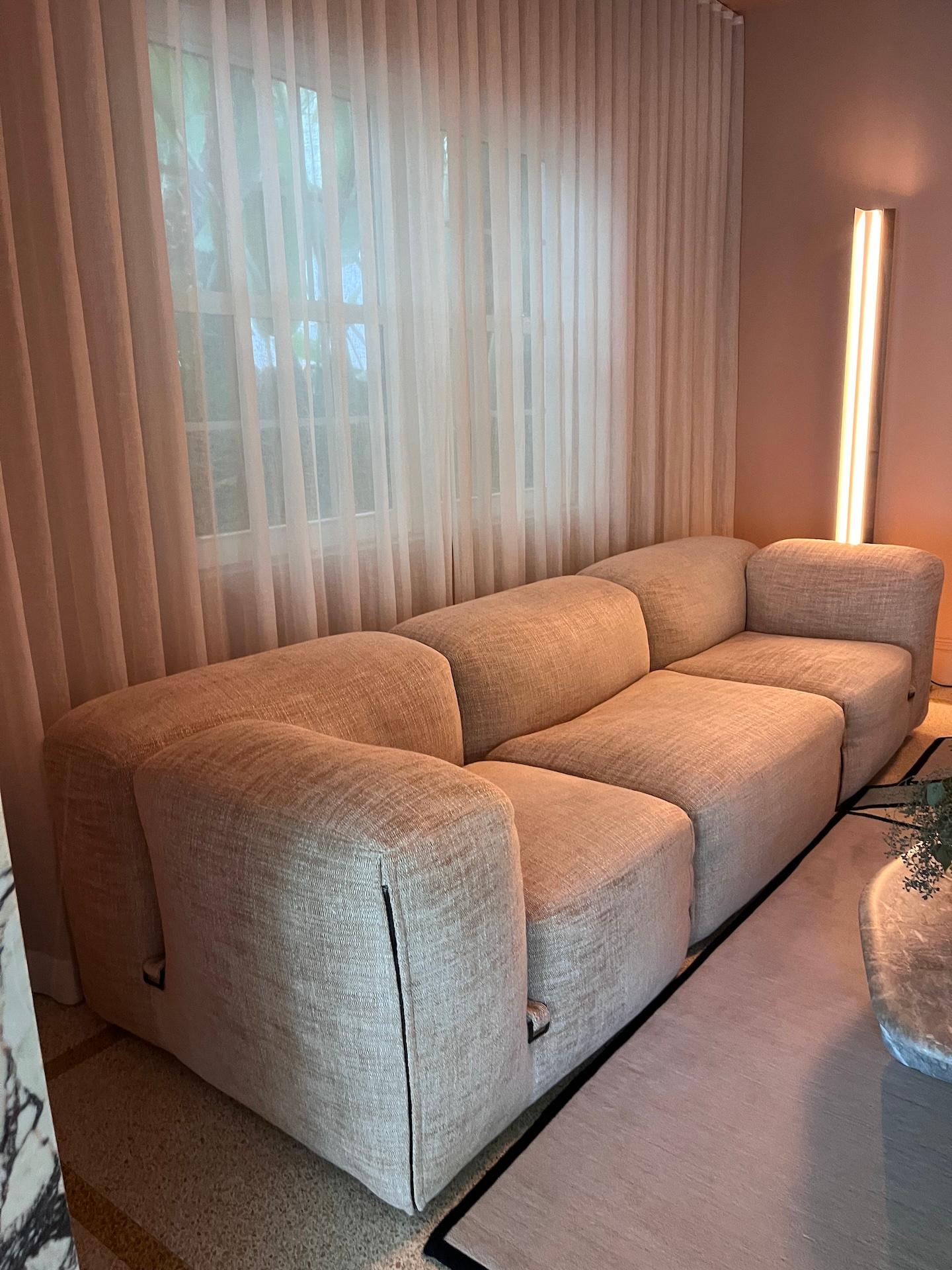 Tacchini Le Mura Modular Sofa by Mario Bellini in STOCK en venta 4