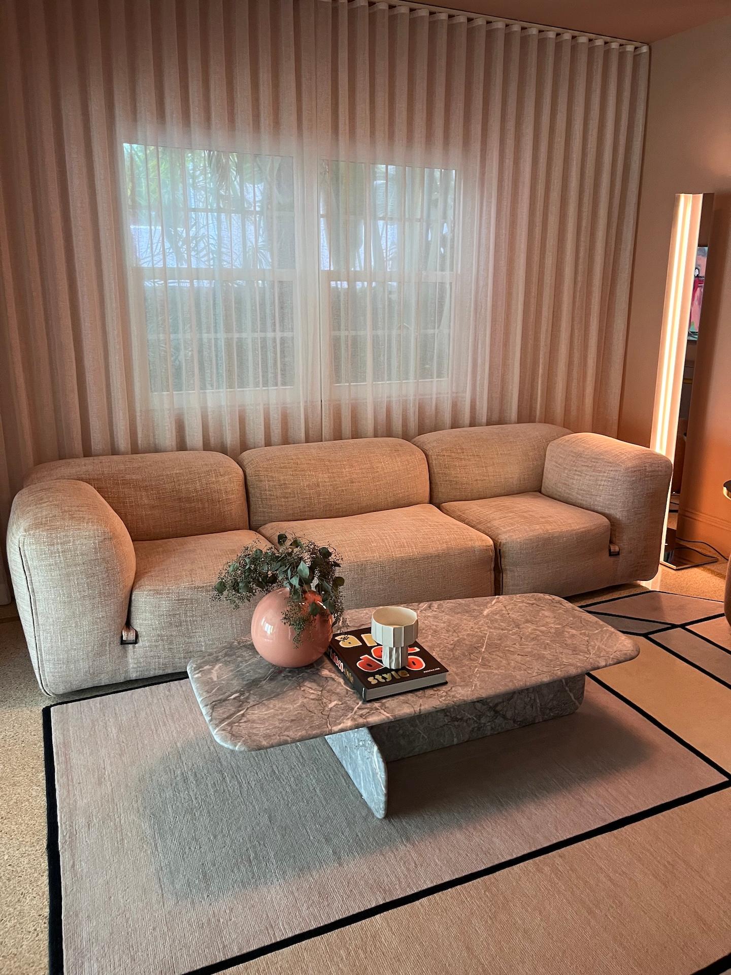 Tacchini Le Mura Modular Sofa by Mario Bellini in STOCK Italiano en venta