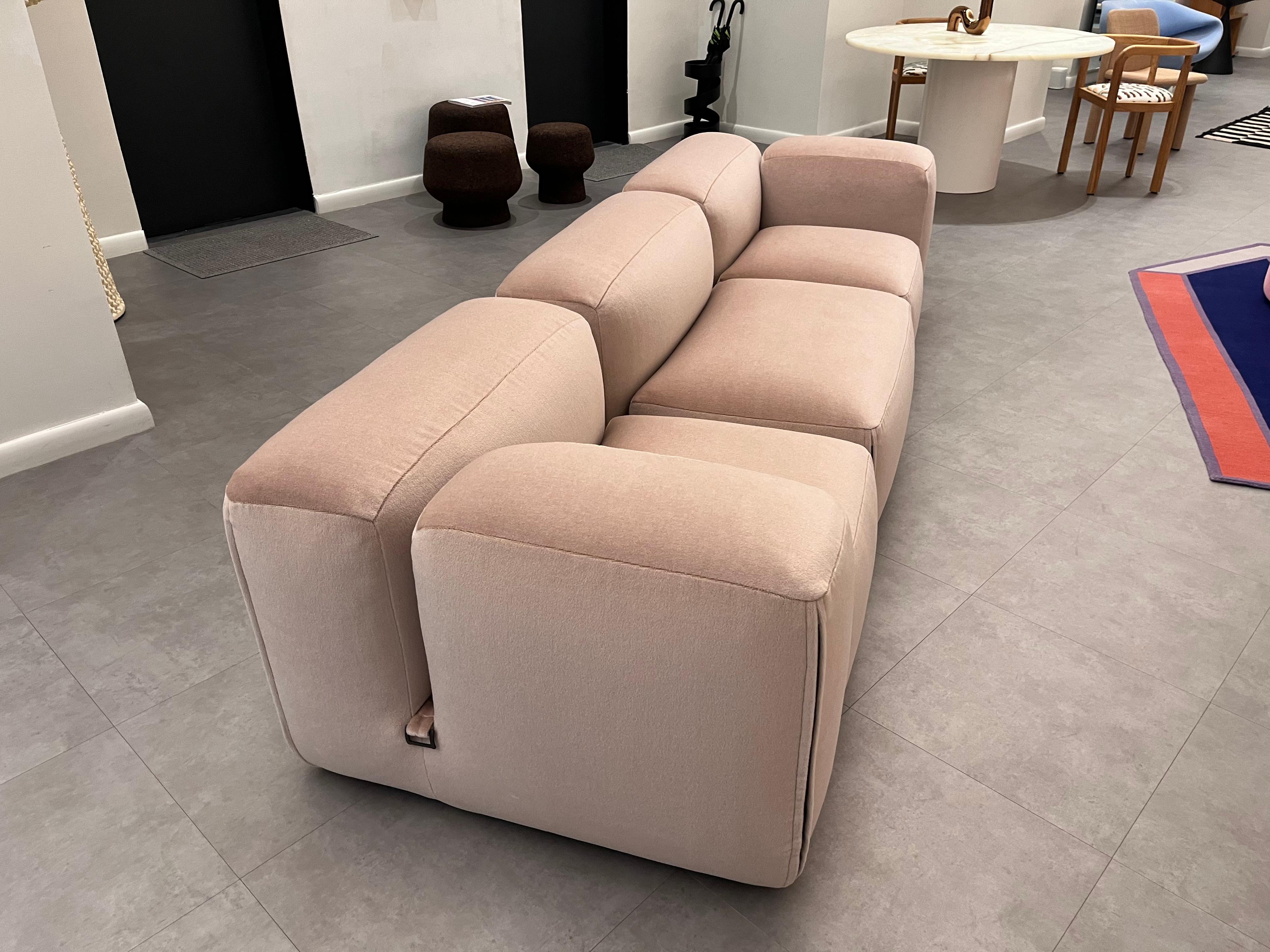  Tacchini Le Mura Modular Sofa by Mario Bellini in STOCK In Excellent Condition For Sale In New York, NY