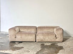 Tacchini Le Mura sectional in chenille fabric sofa designed by Mario Bellini