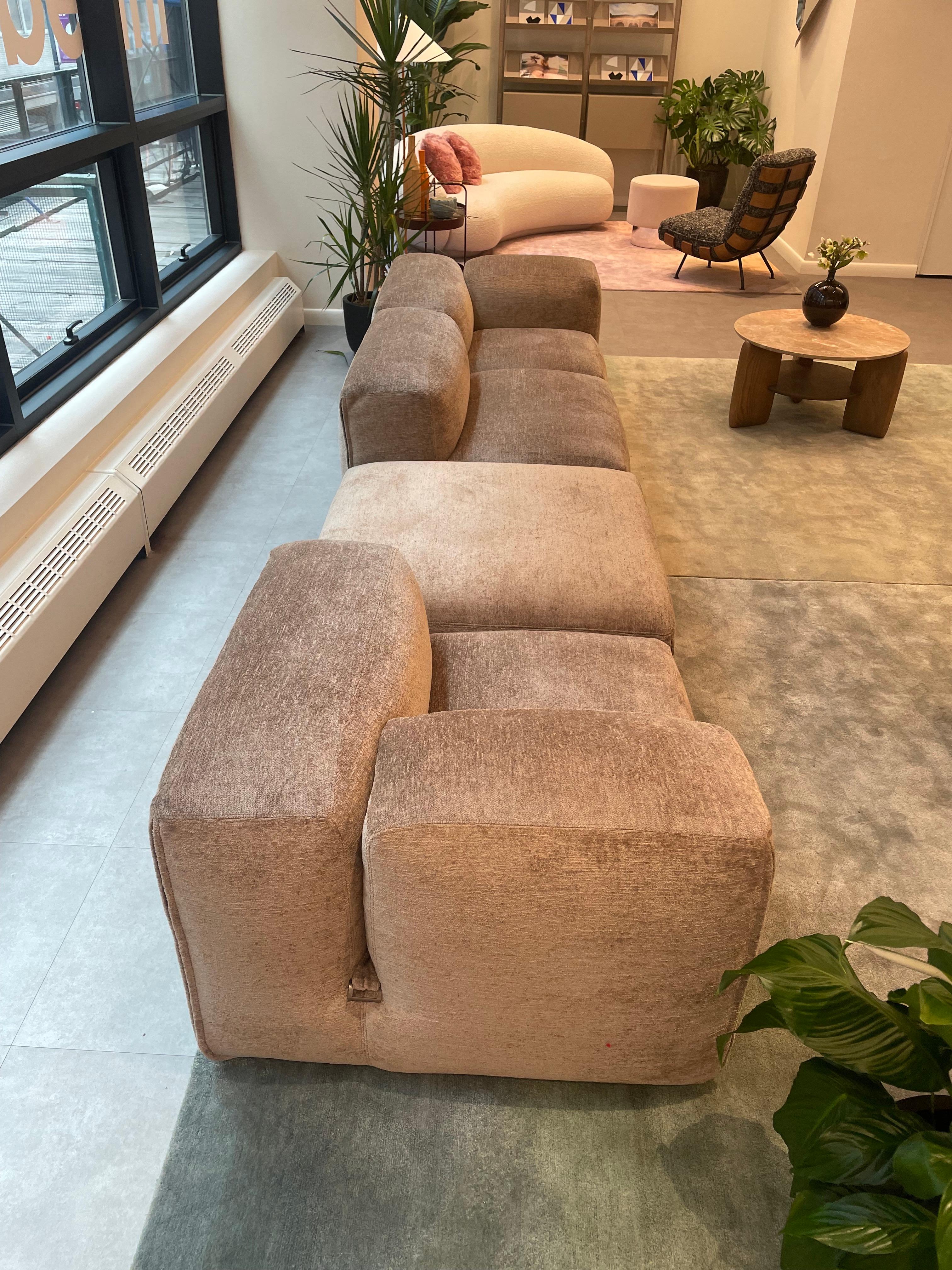  New Tacchini Le Mura Sofa Designed by Mario Bellini in STOCK In Excellent Condition In New York, NY