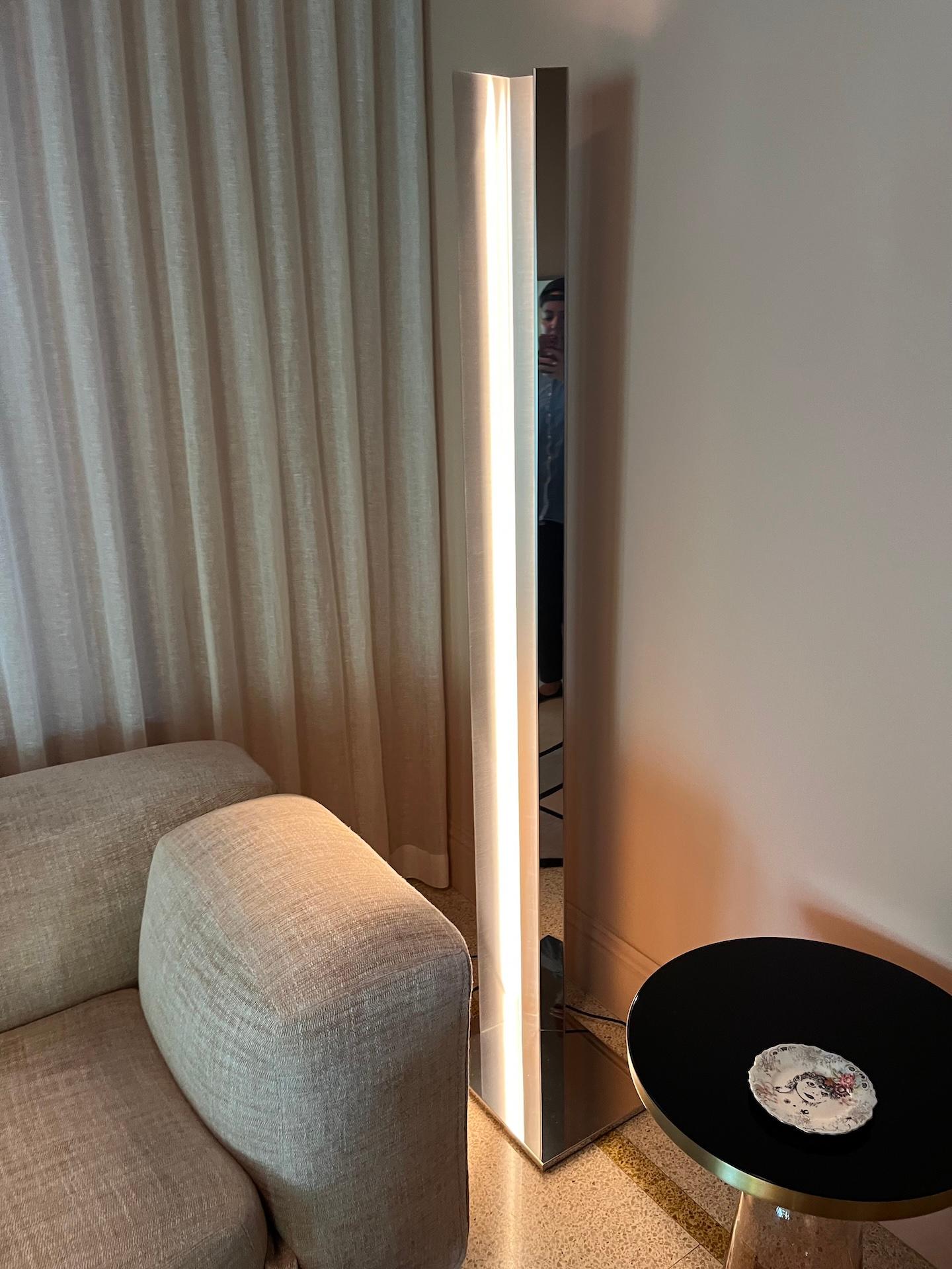 Tacchini Mano Cromo pulido Lámpara de pie de Umberto Bellardi Ricci en STOCK en venta 10