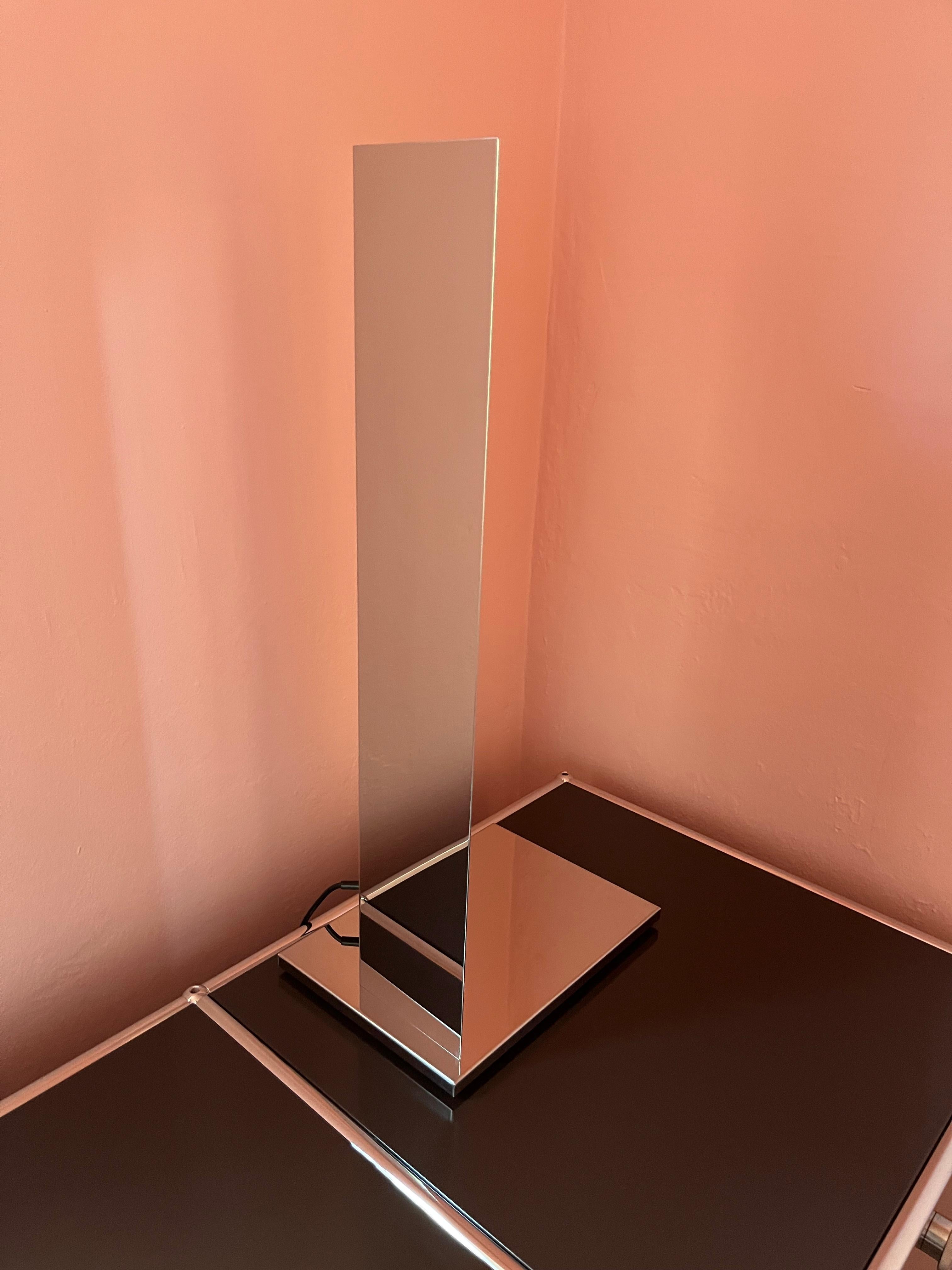 Lampada da tavolo Tacchini Mano di Umberto Bellardi Ricci in STOCK in vendita 1
