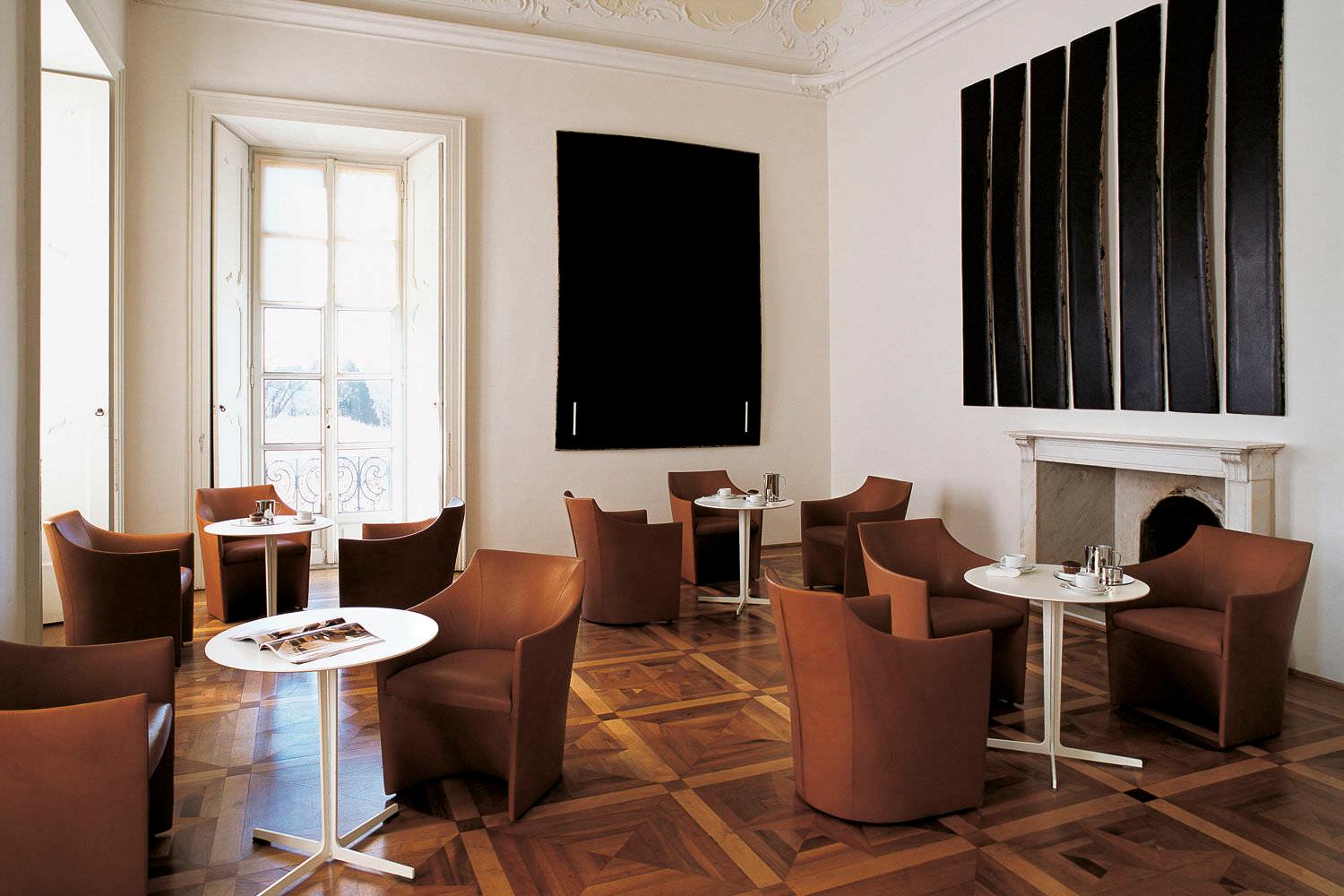 Ensemble de deux fauteuils Tacchini personnalisables Mayfair conçus par Christophe Pillet en vente 2