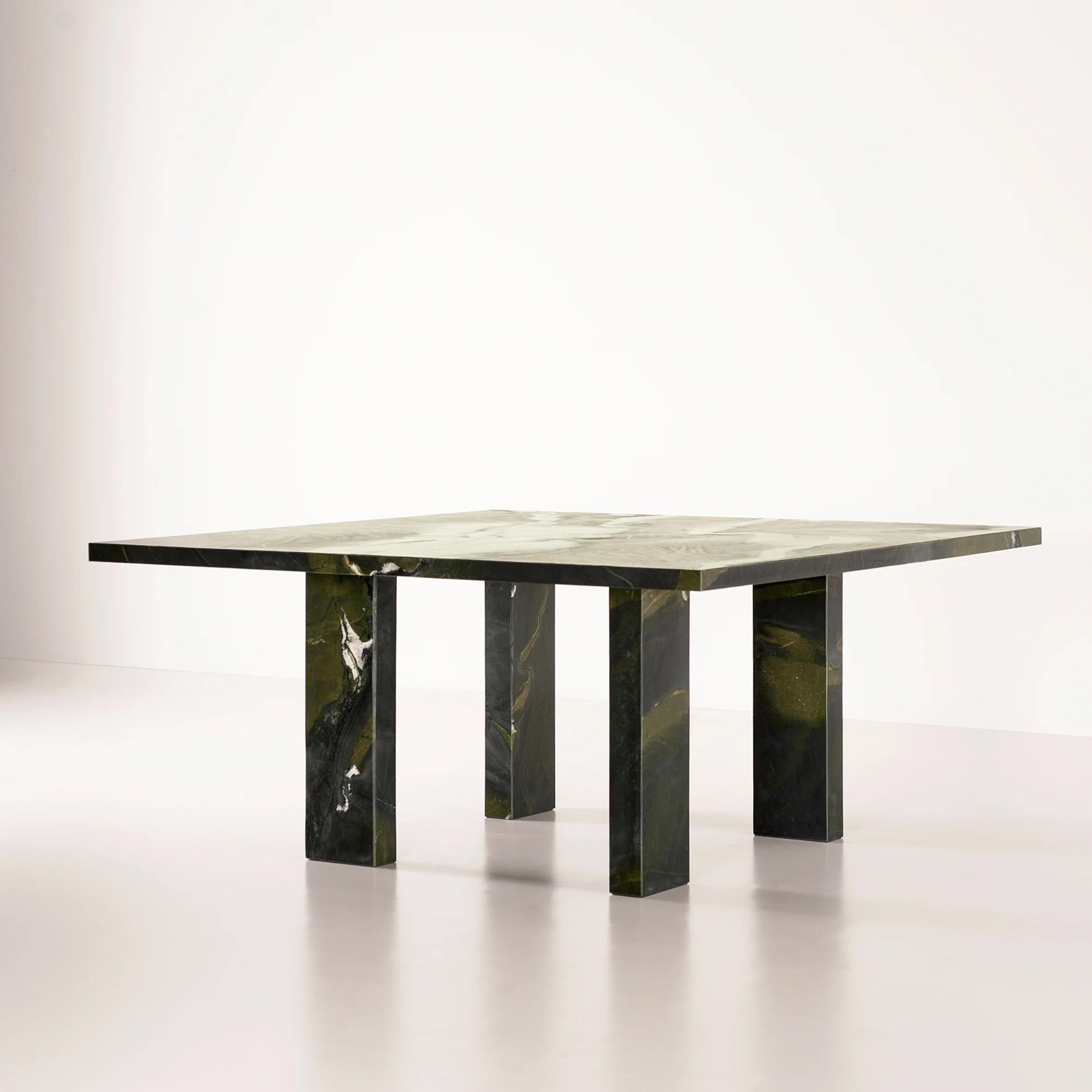 Simple and monumental, Clockwise reveals its subtle humour only to those who manage to grasp the play of steps that define the position of the legs and the alternation of their positioning in the corners of the top. Born from the first collaboration