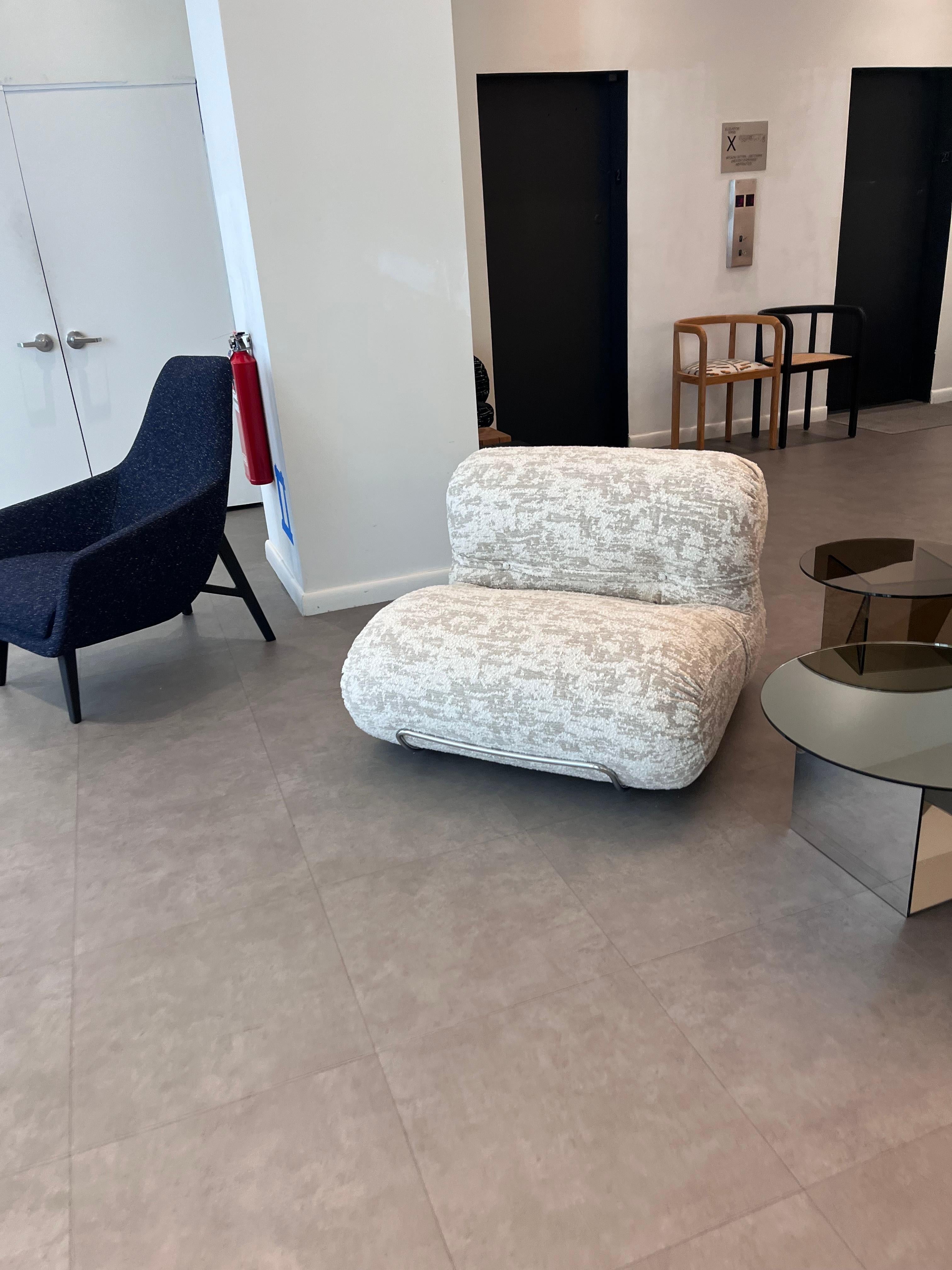 italien Chaise longue Tacchini Orsola de Gastone Rinaldi en stock en vente
