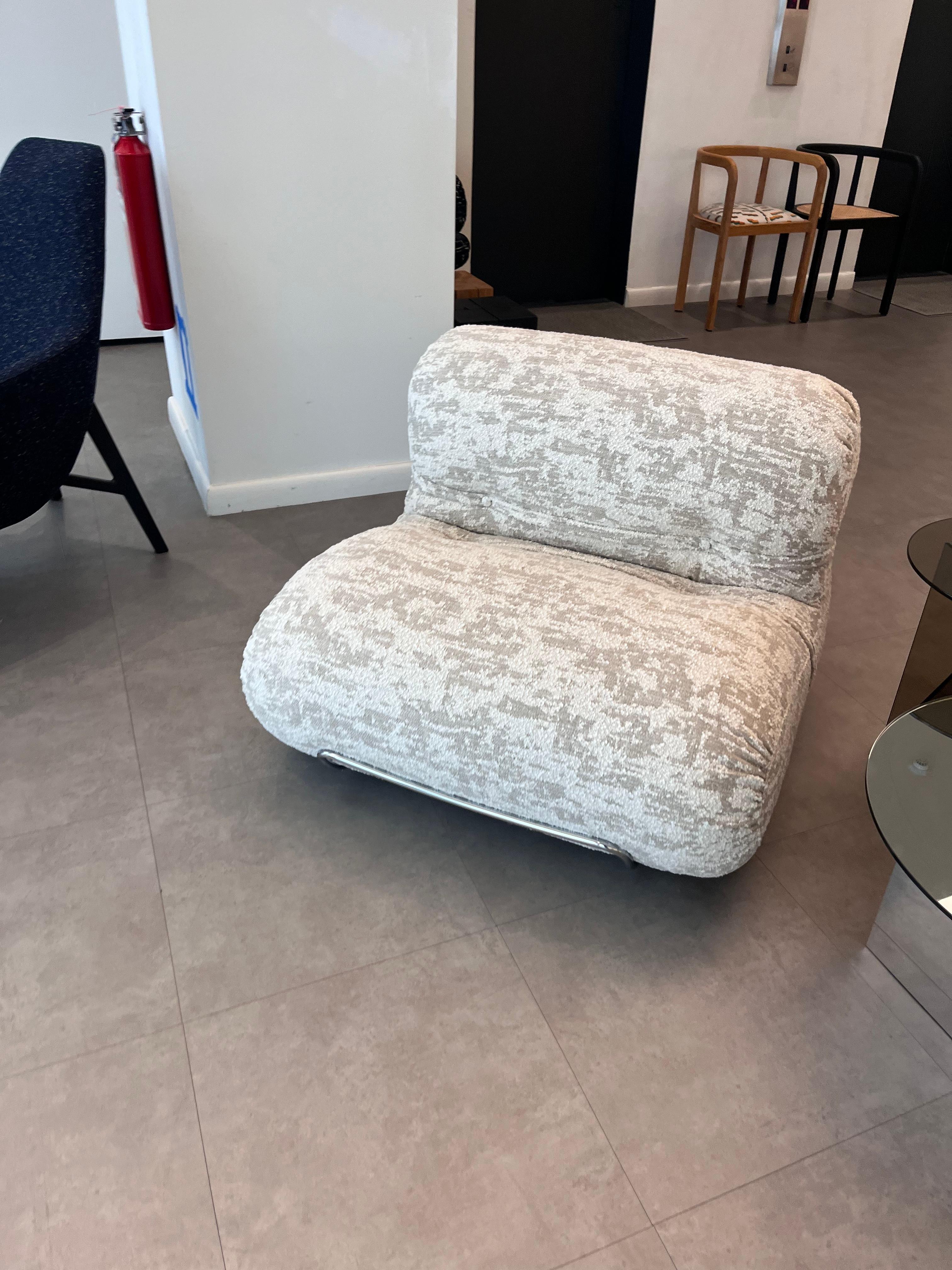 XXIe siècle et contemporain Chaise longue Tacchini Orsola de Gastone Rinaldi en stock en vente