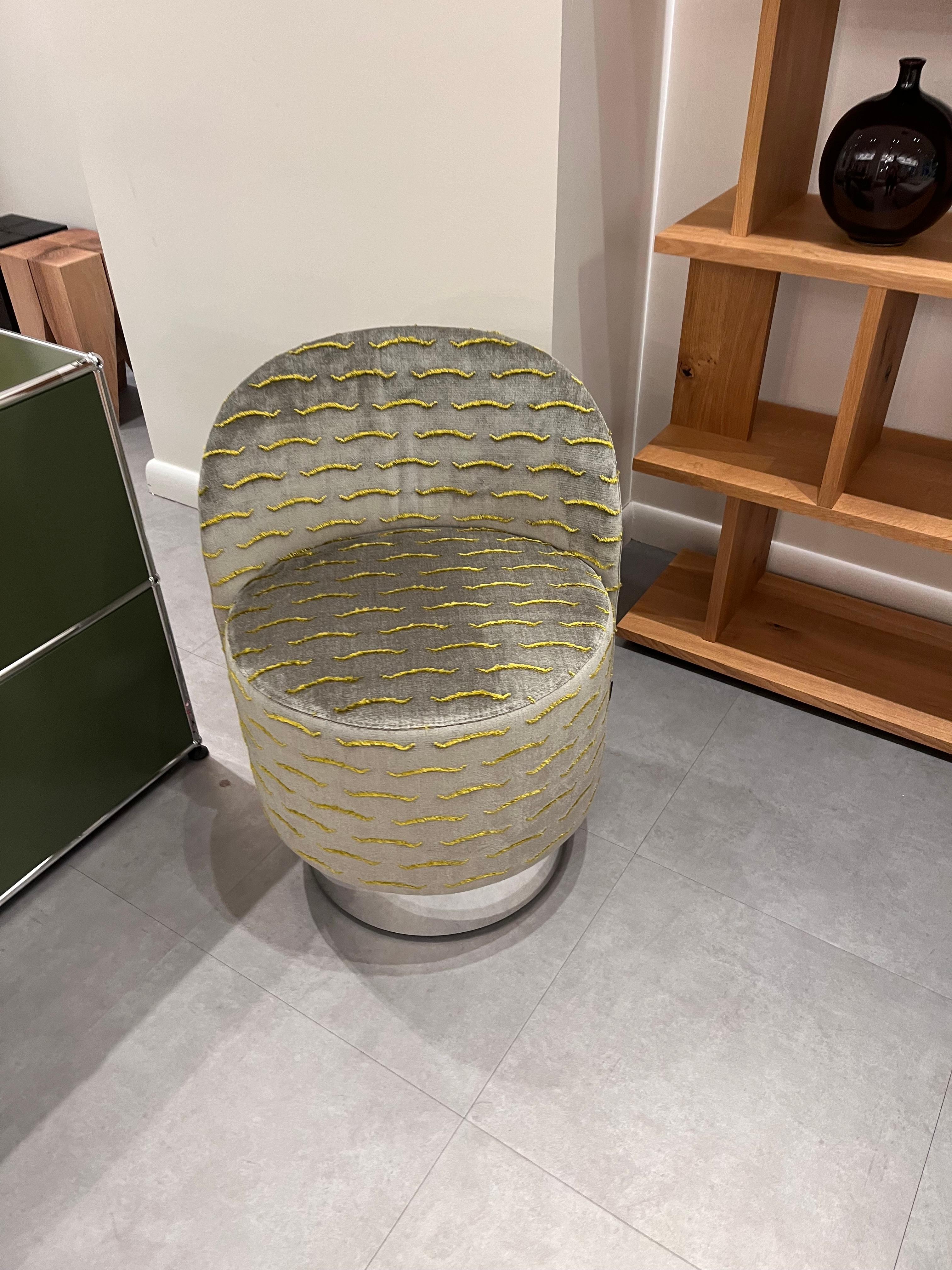 Upholstered in  CAT Z: ZENZERO 03
GLOSS ALUMINIUM FINISH AL
WITH CAL117 INTERLINER

The new project with Studiopepe is a collaboration with designers Arianna Lelli Mami and Chiara Di Pinto, the creative minds behind the consultancy. Pastilles is a