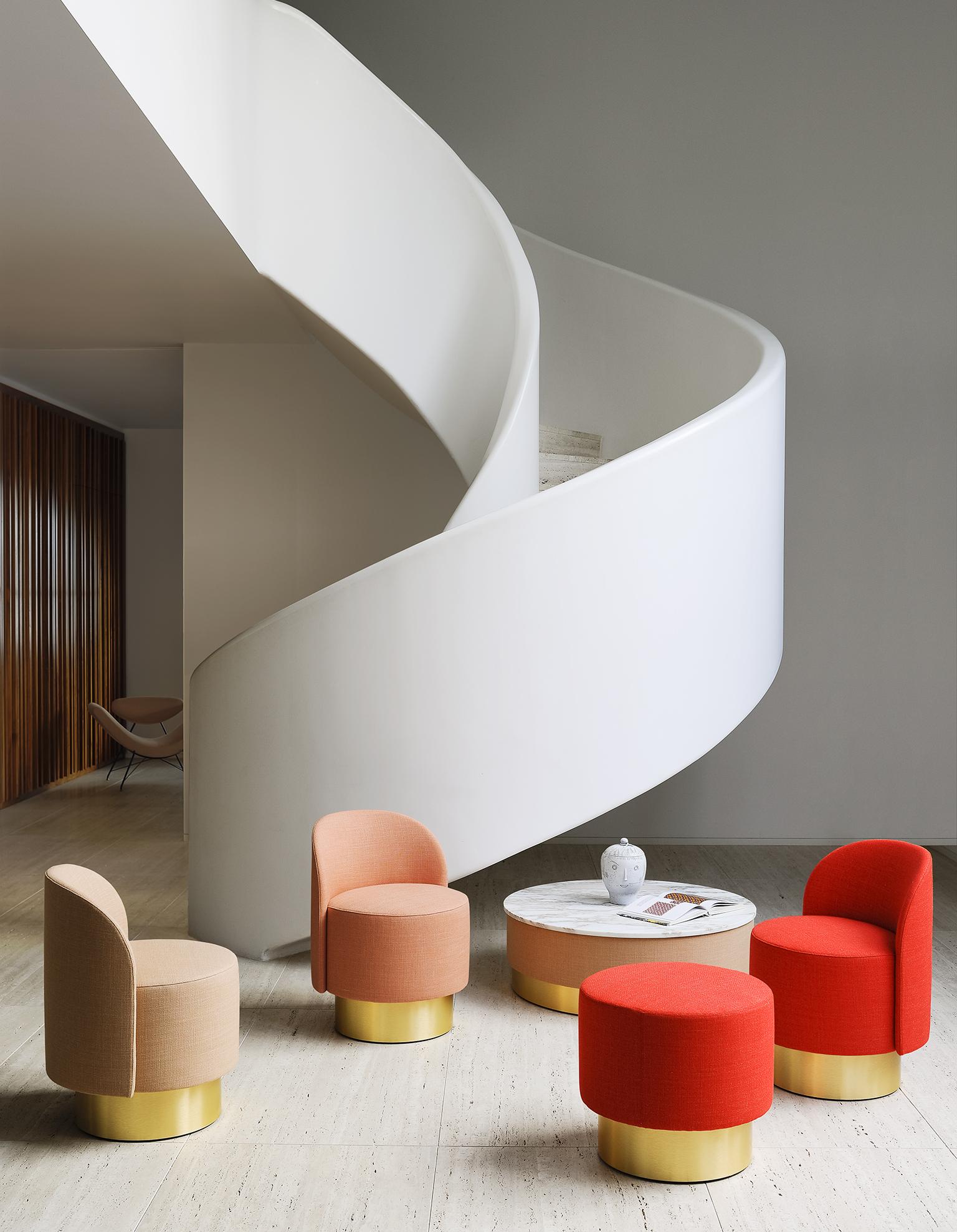The new project with Studiopepe is a collaboration with designers Arianna Lelli Mami and Chiara Di Pinto, the creative minds behind the consultancy. Pastilles is a collection of small armchairs, ottomans and coffee tables, with soft and enveloping