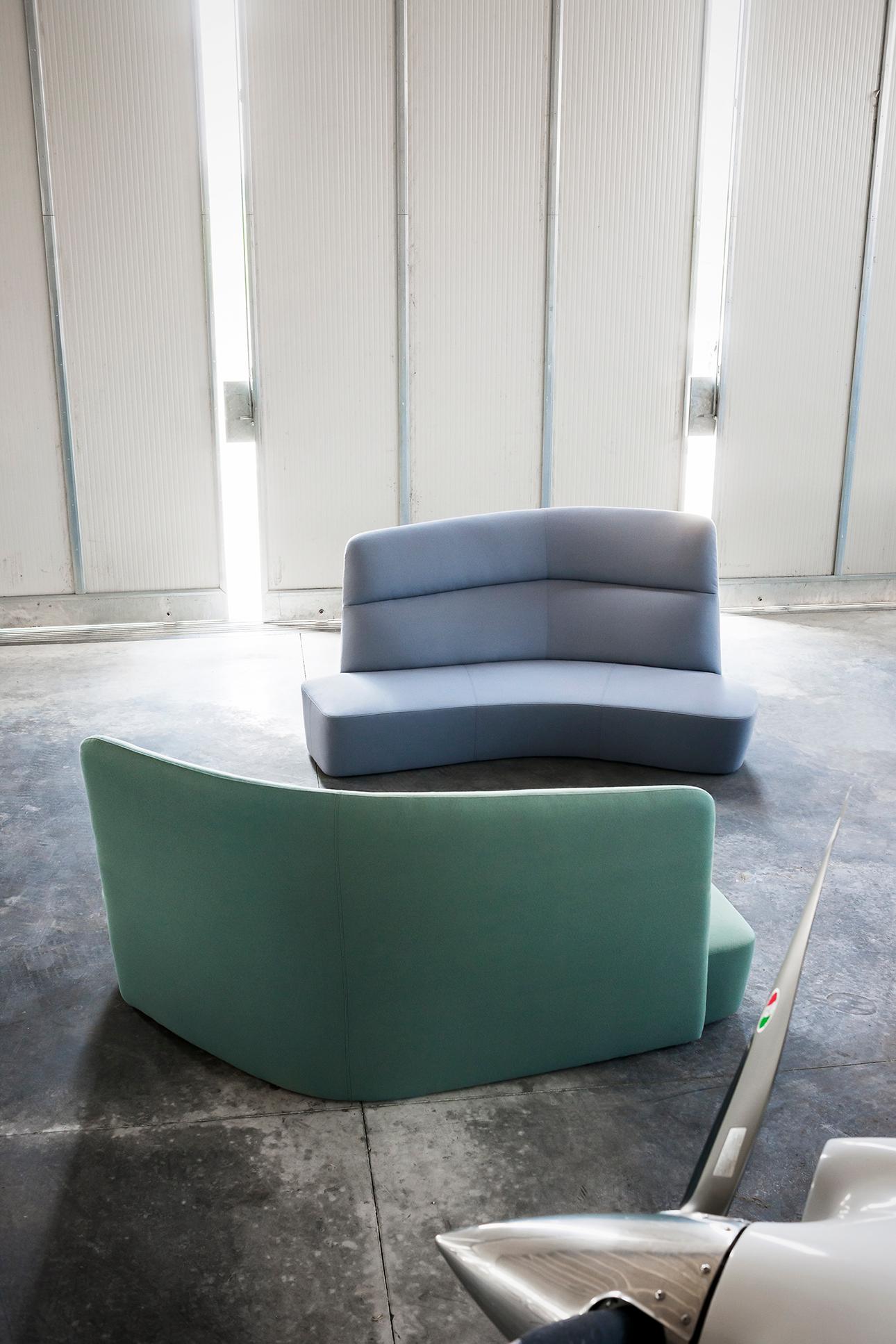 Tacchini Polar Alcove sofa in silene fabric by Pearson Lloyd. Polar Alcove is a seating system inspired by the blocks of ice that float in the waters of the North Sea, a place far from the frenzy of urban life where silence and pristine nature