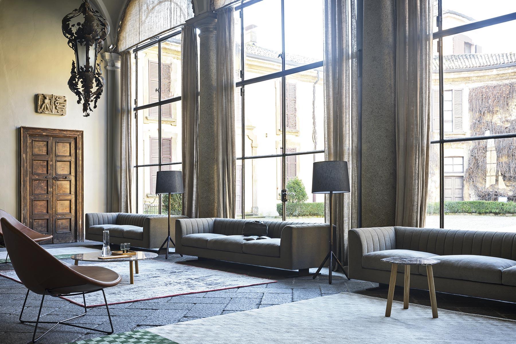 Italian Customizable Tacchini Quilt Elegant Sofa designed by Pearson Lloyd For Sale