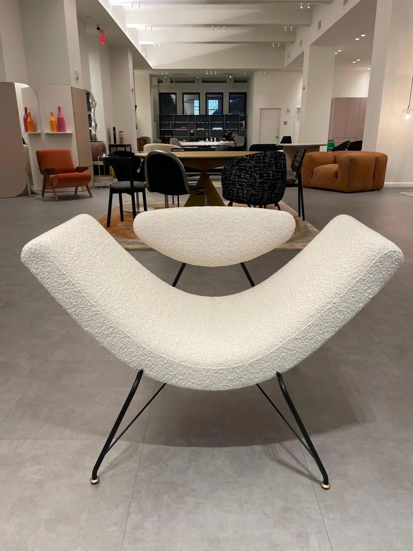 Tacchini Reversível Lounge Chair Designed by Martin Eisler in Stock In Good Condition In New York, NY