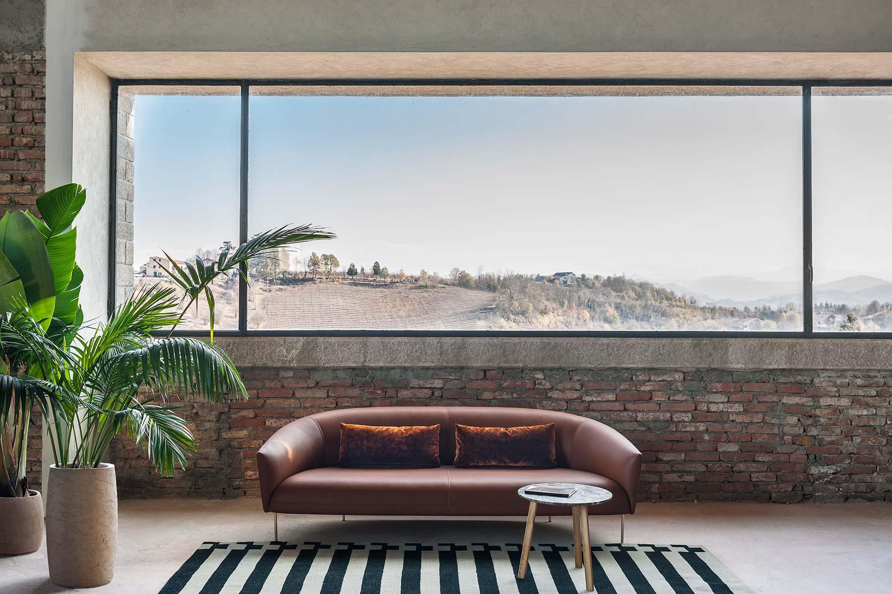 Customizable Tacchini Roma Sofa by Jonas Wagell For Sale 5