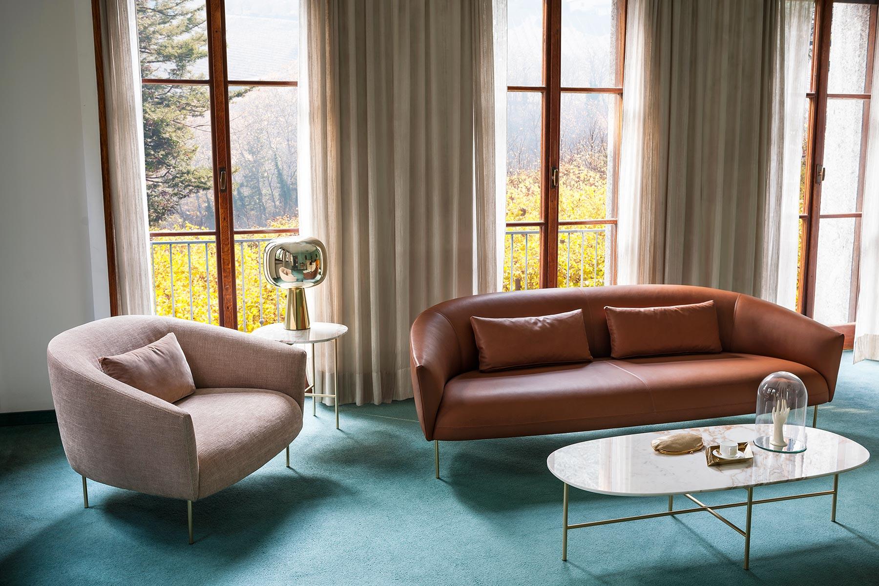 Maßgefertigtes Tacchini Roma-Sofa, entworfen von Jonas Wagell im Angebot 2
