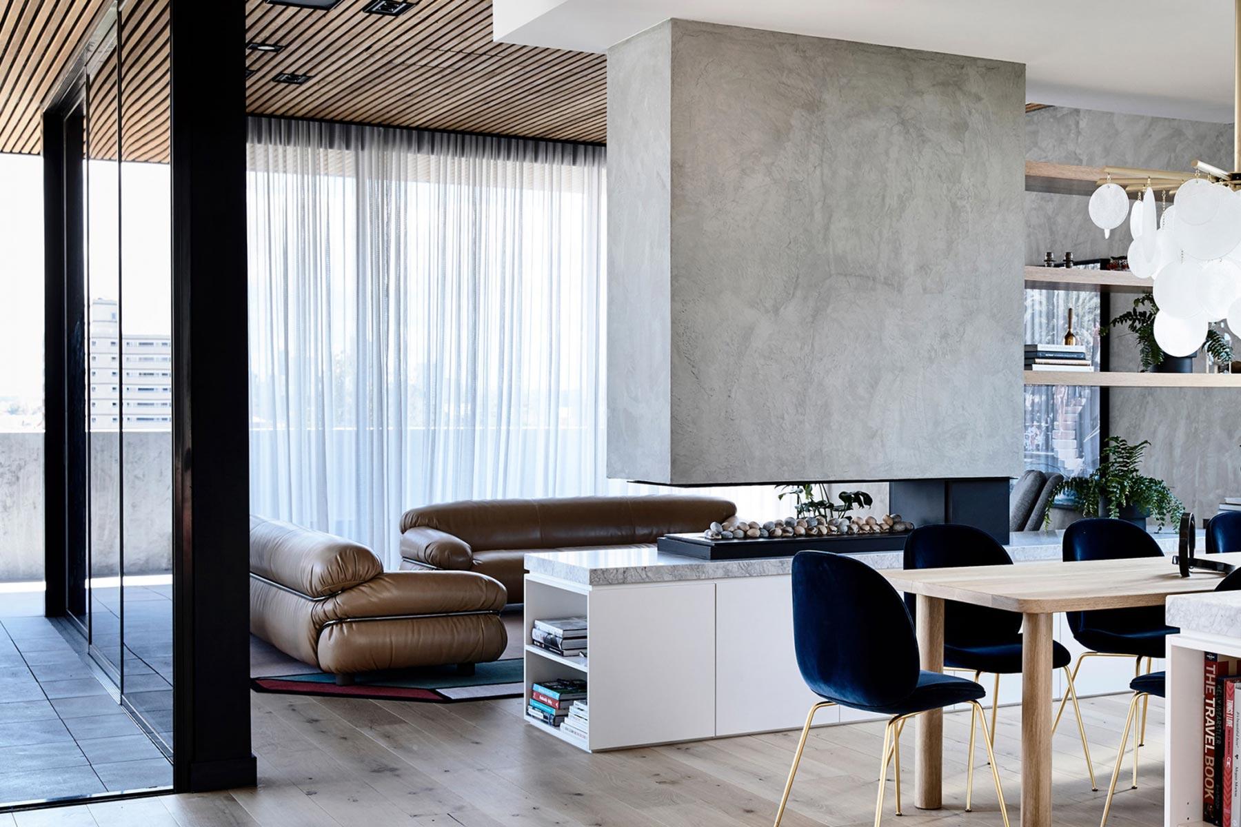 Leather Customizable Tacchini Sesann Sofa Designed by Gianfranco Frattini For Sale