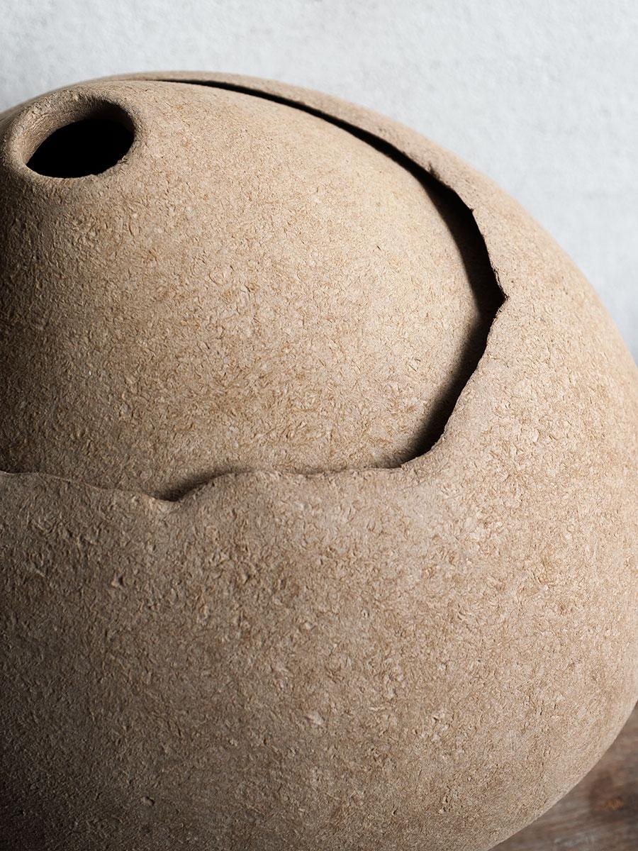 Tacchini Set of Three Brown Mantiqueira Vases Design by Domingos Tótora en vente 5