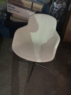 Tacchini Set di due poltrone Doodle su base x disegnate da Claesson Koivisto Ru