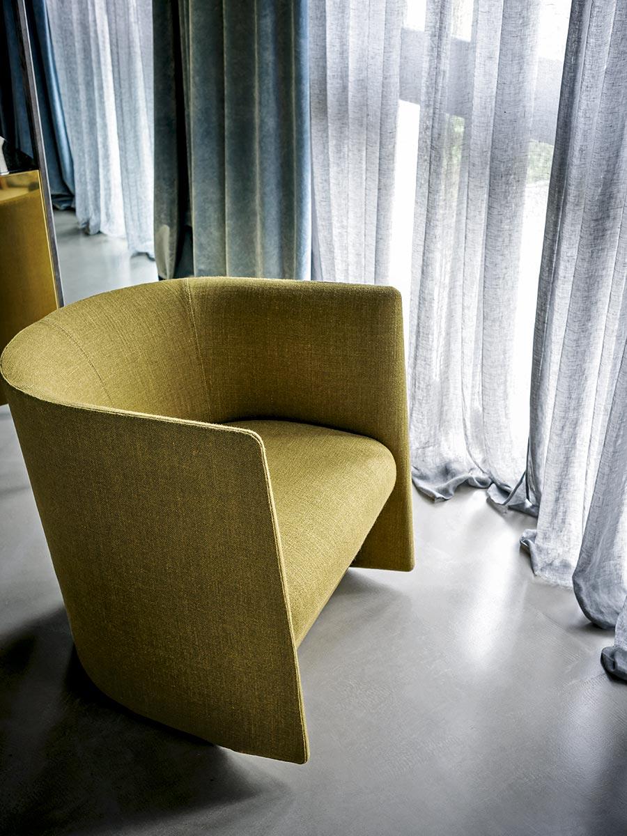 Customizable Tacchini Swivel Set of Two Pisa Armchairs by Claesson Koivisto Rune For Sale 1