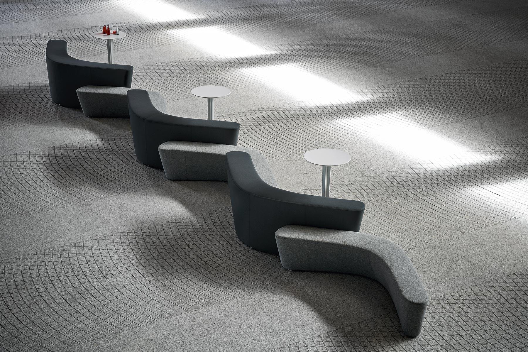 Panchina modulare personalizzabile Tacchini Set di due Polar Perch by PearsonLloyd in vendita 1