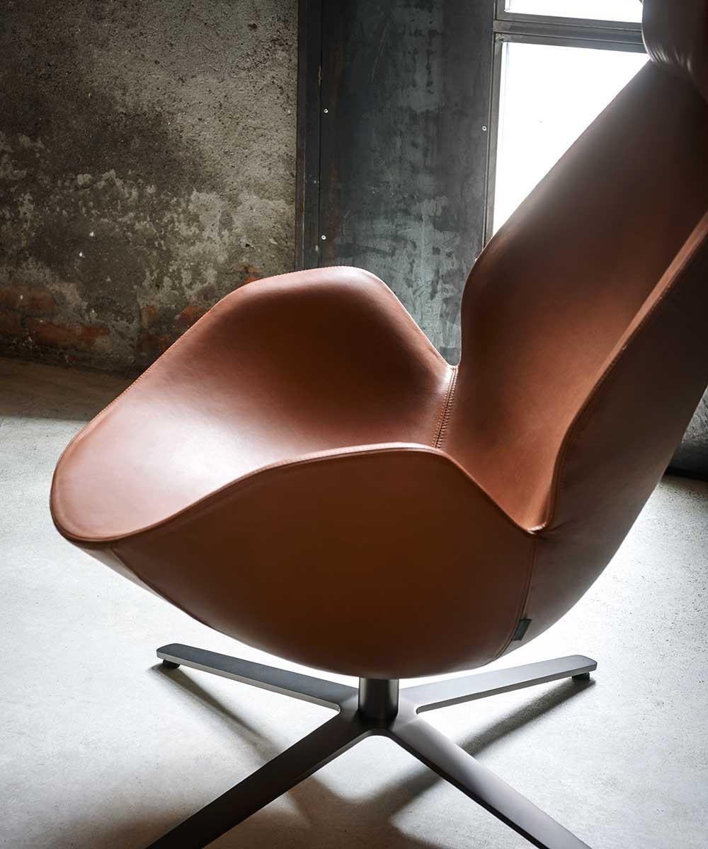 Contemporary Customizable Tacchini Shelter Chair Ottoman Designed by Noé Duchaufour-Lawrance For Sale