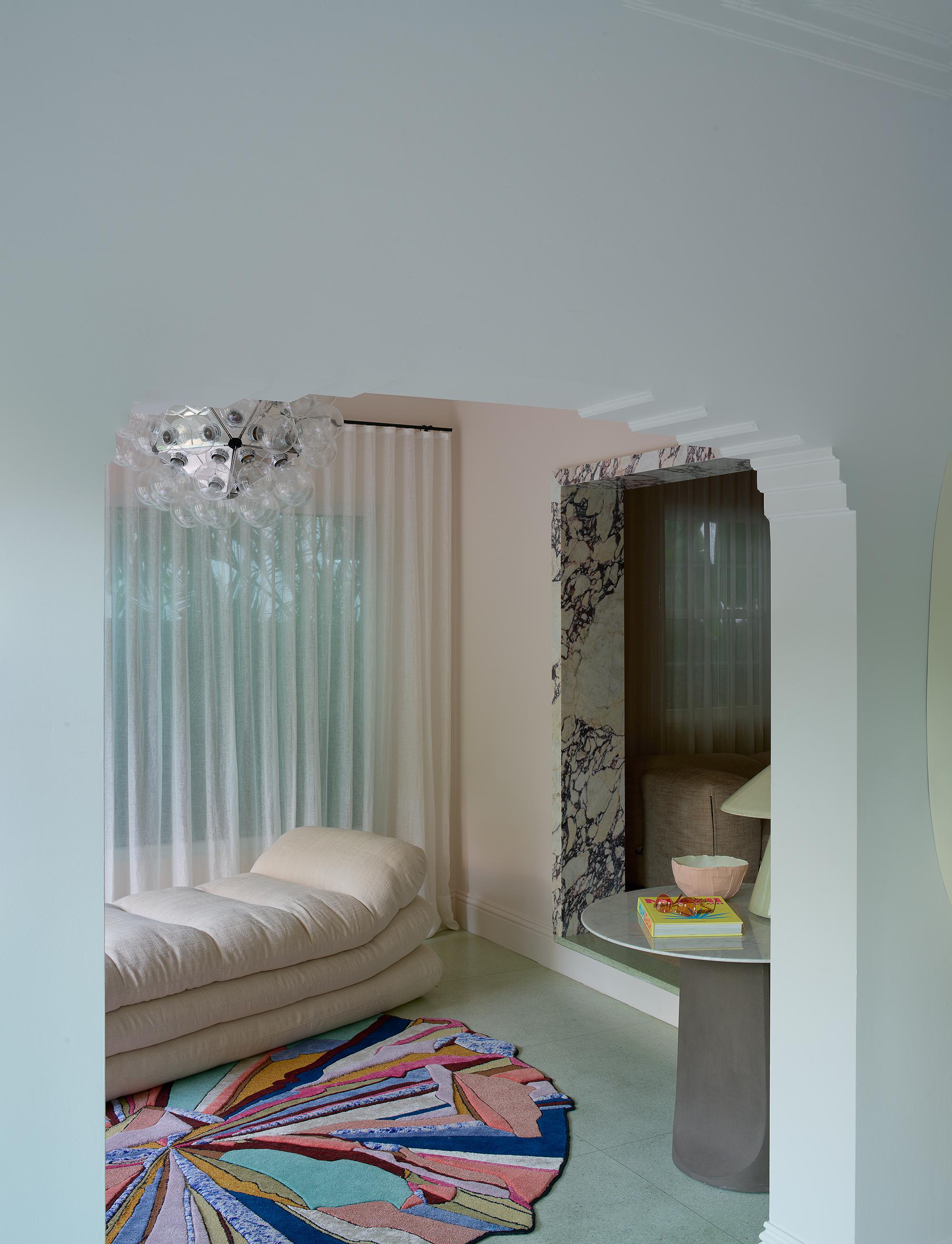 Tacchini Solar Daybed by Faye Toogood in STOCK In Excellent Condition For Sale In New York, NY