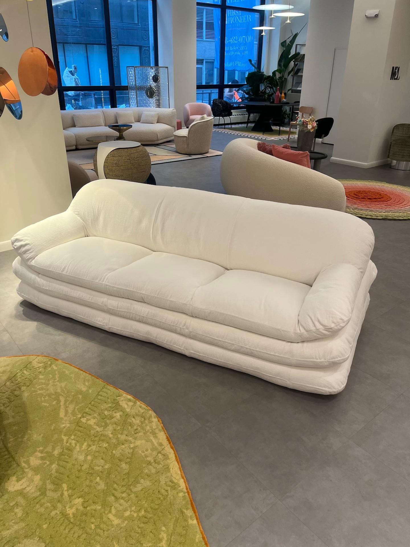 italien Canapé solaire Tacchini de Faye Toogood en stock en vente
